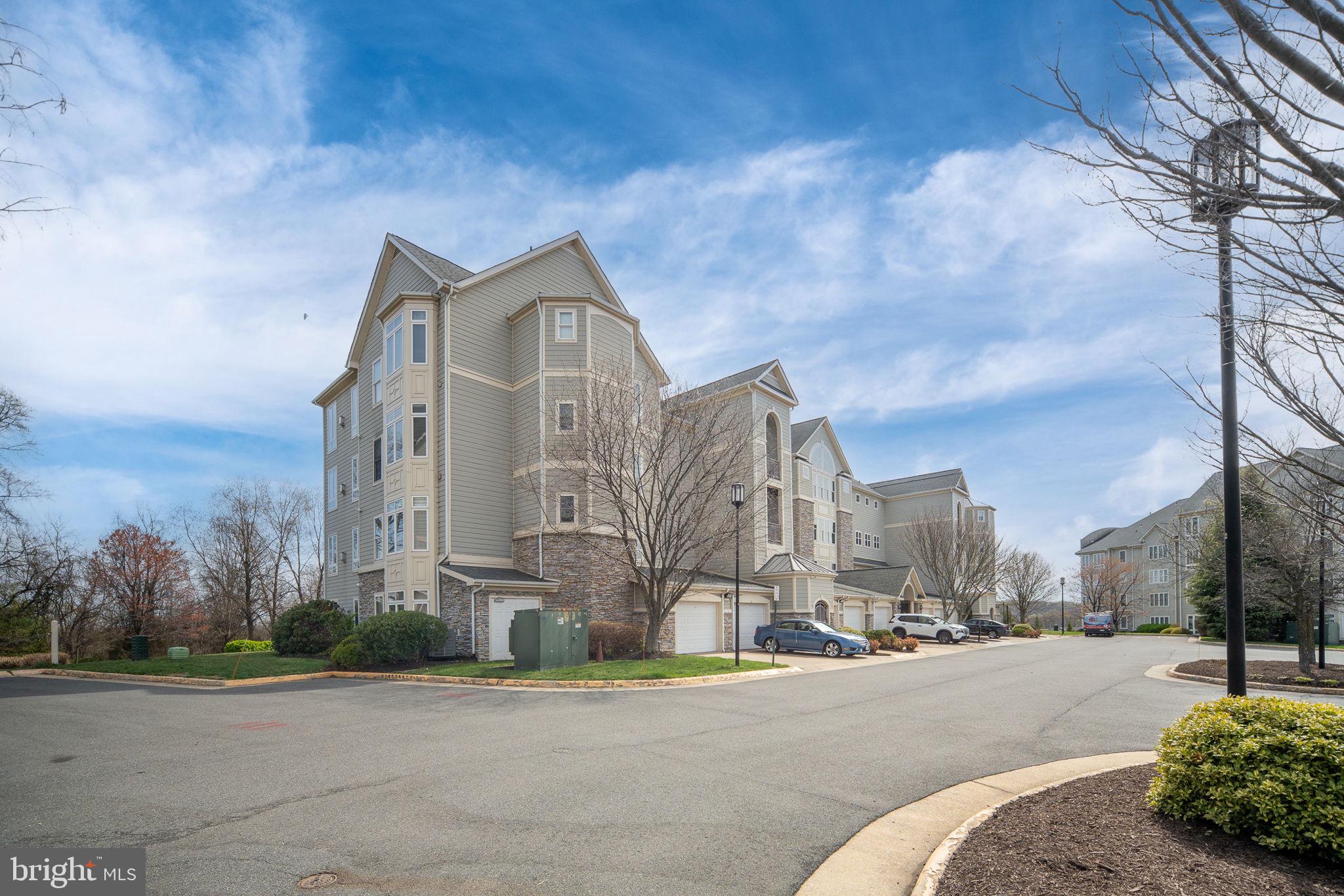 POTOMAC POINTE CONDOMINI - Residential