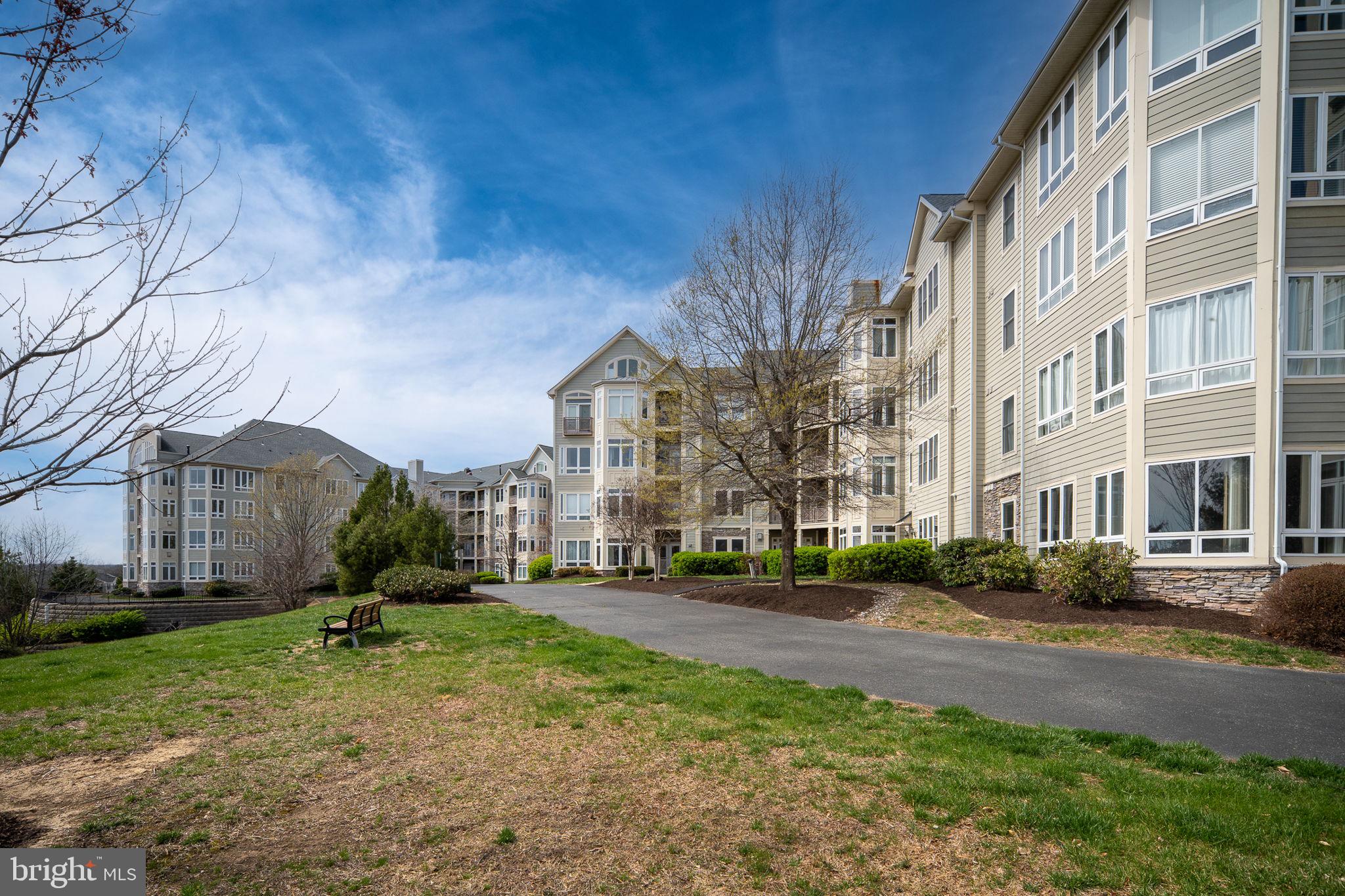 POTOMAC POINTE CONDOMINI - Residential