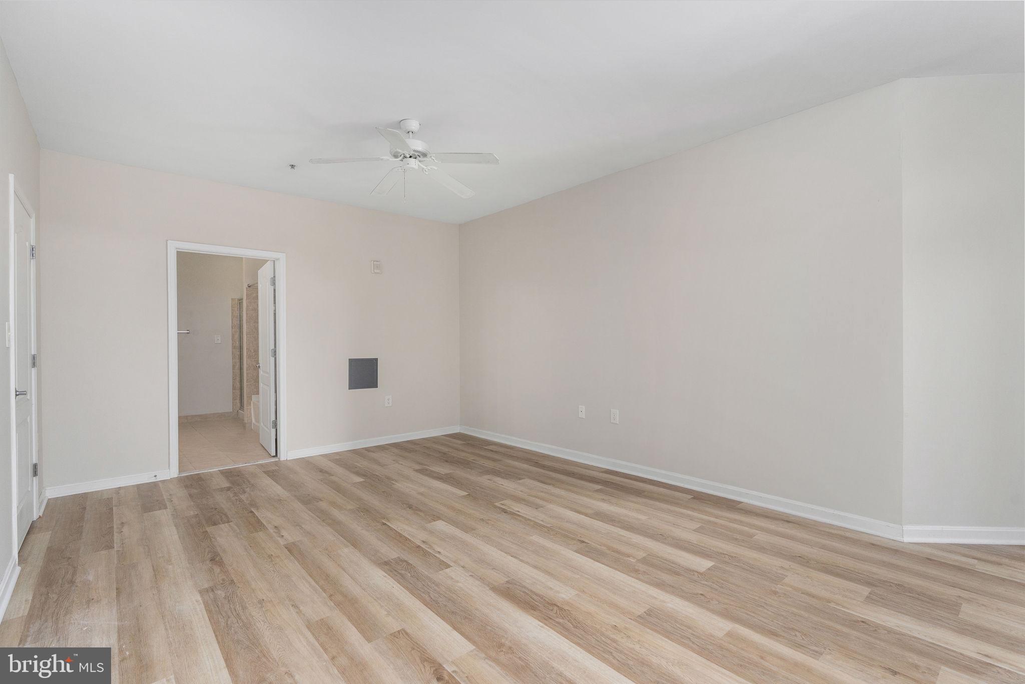 POTOMAC POINTE CONDOMINI - Residential