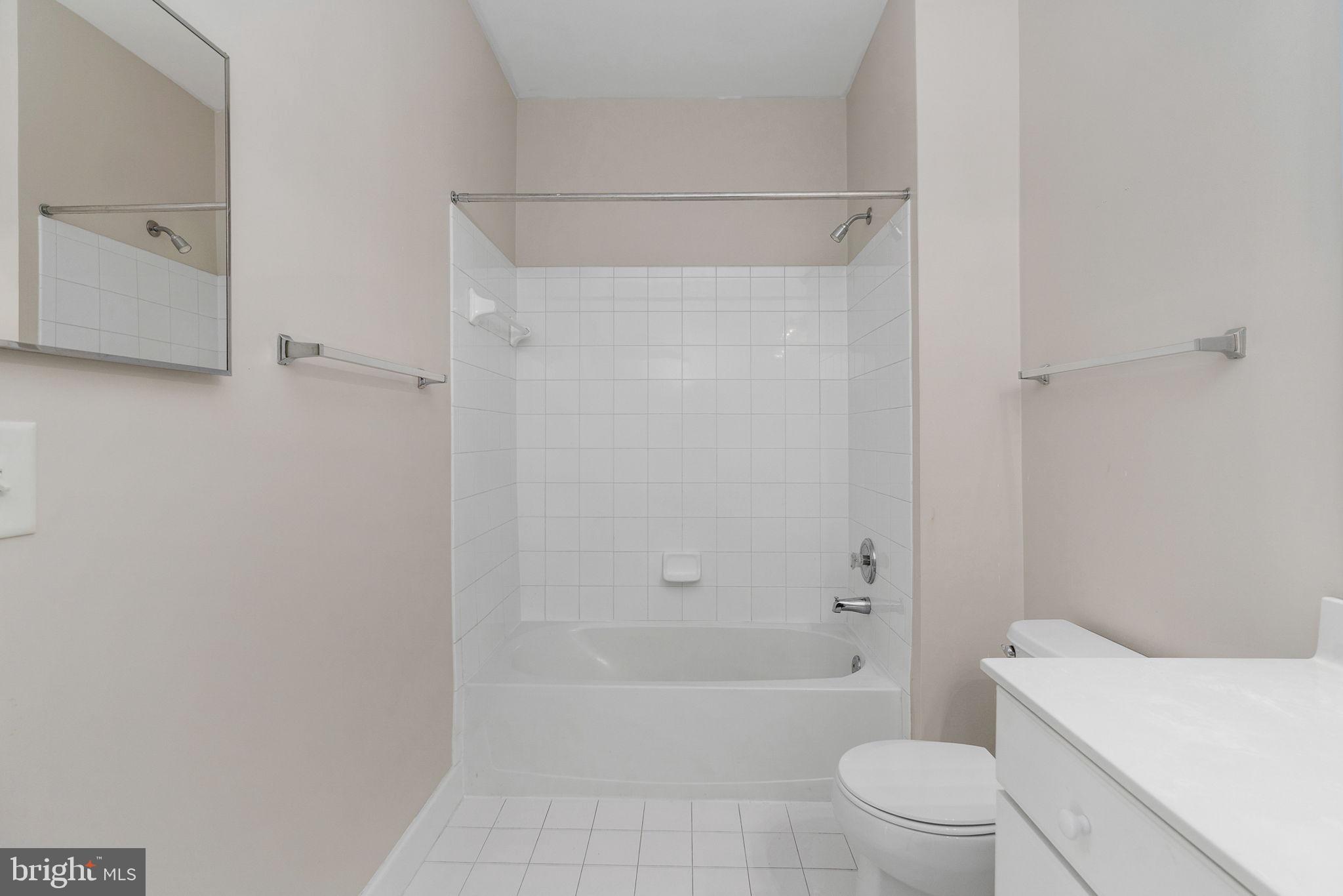 POTOMAC POINTE CONDOMINI - Residential