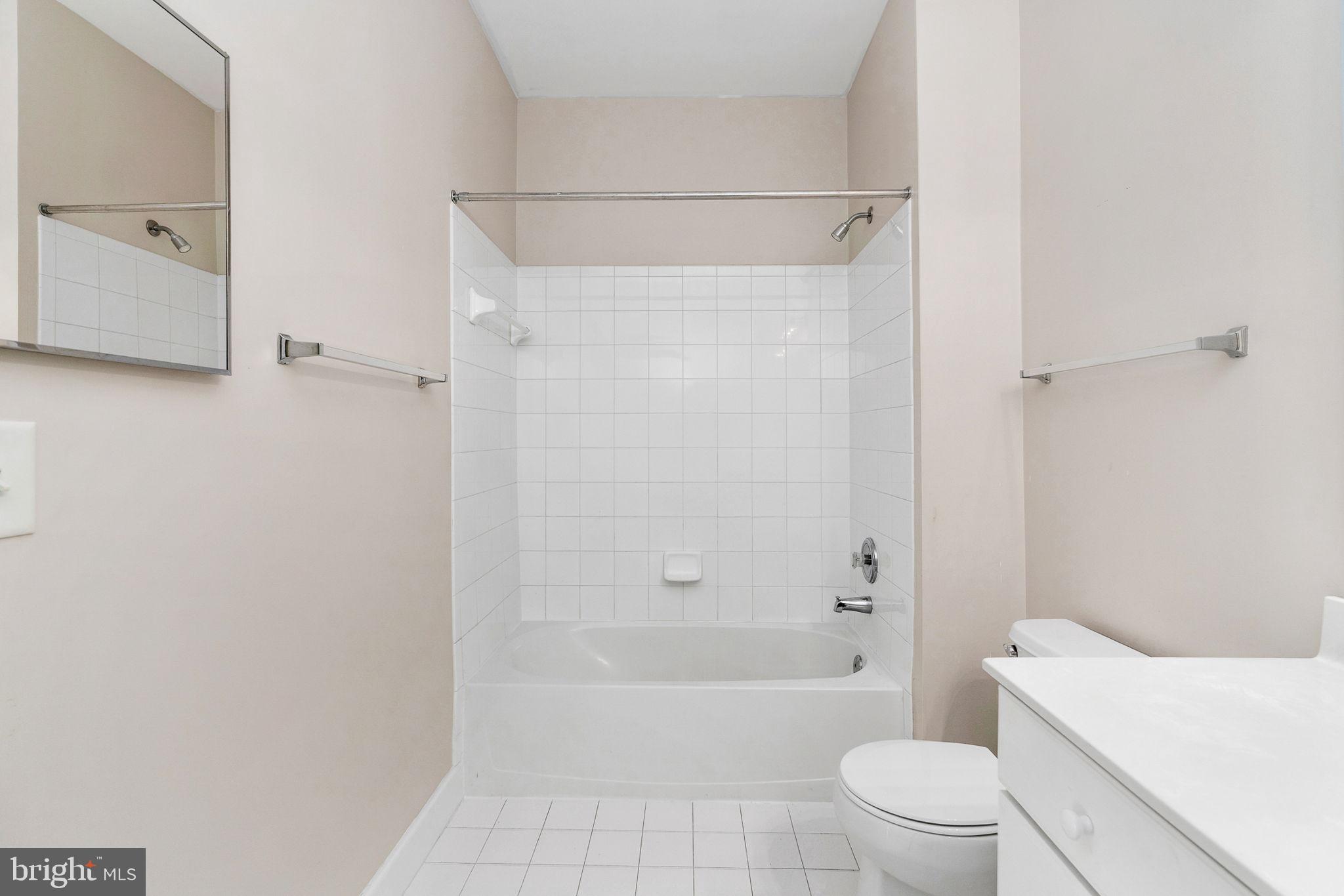 POTOMAC POINTE CONDOMINI - Residential