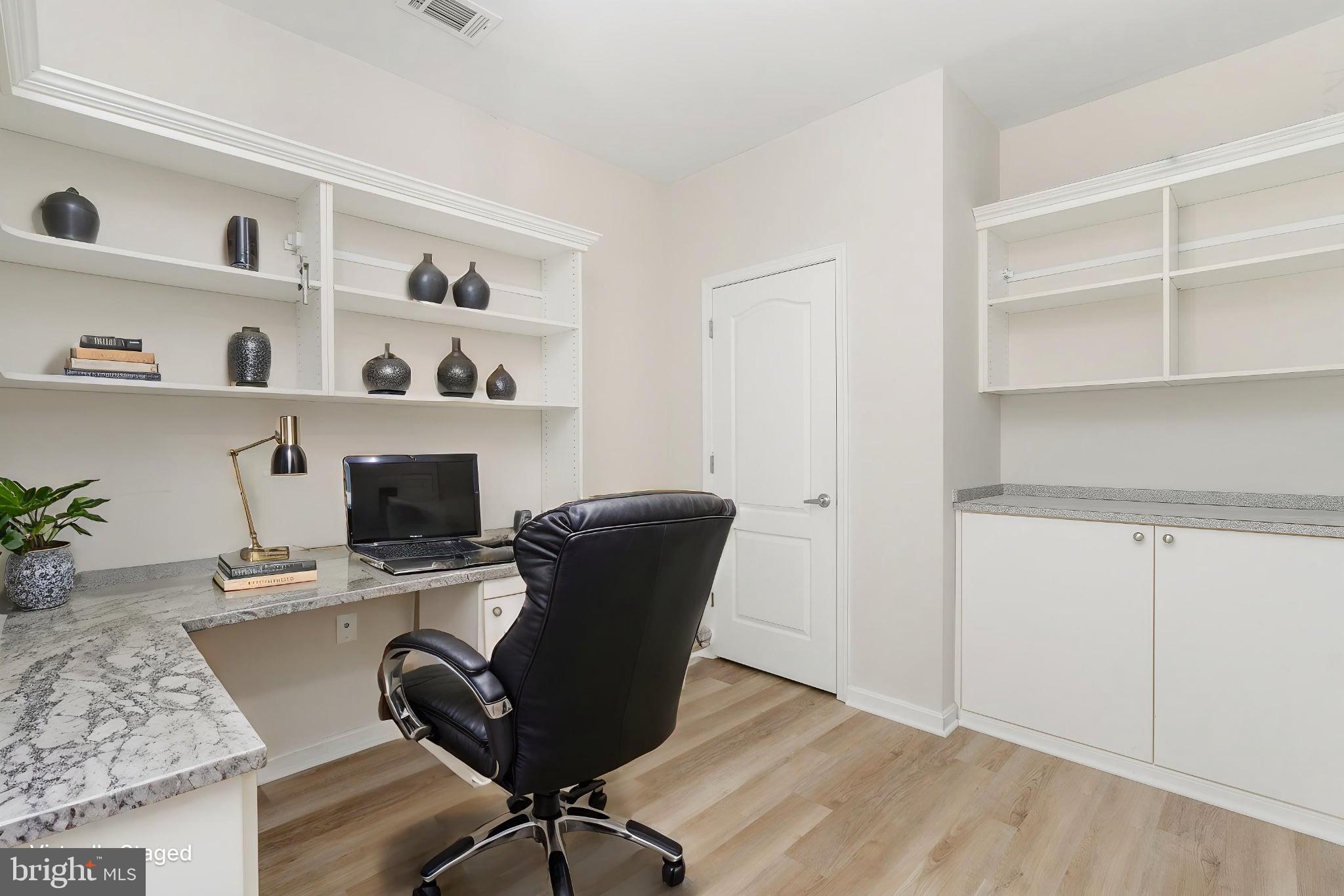 POTOMAC POINTE CONDOMINI - Residential