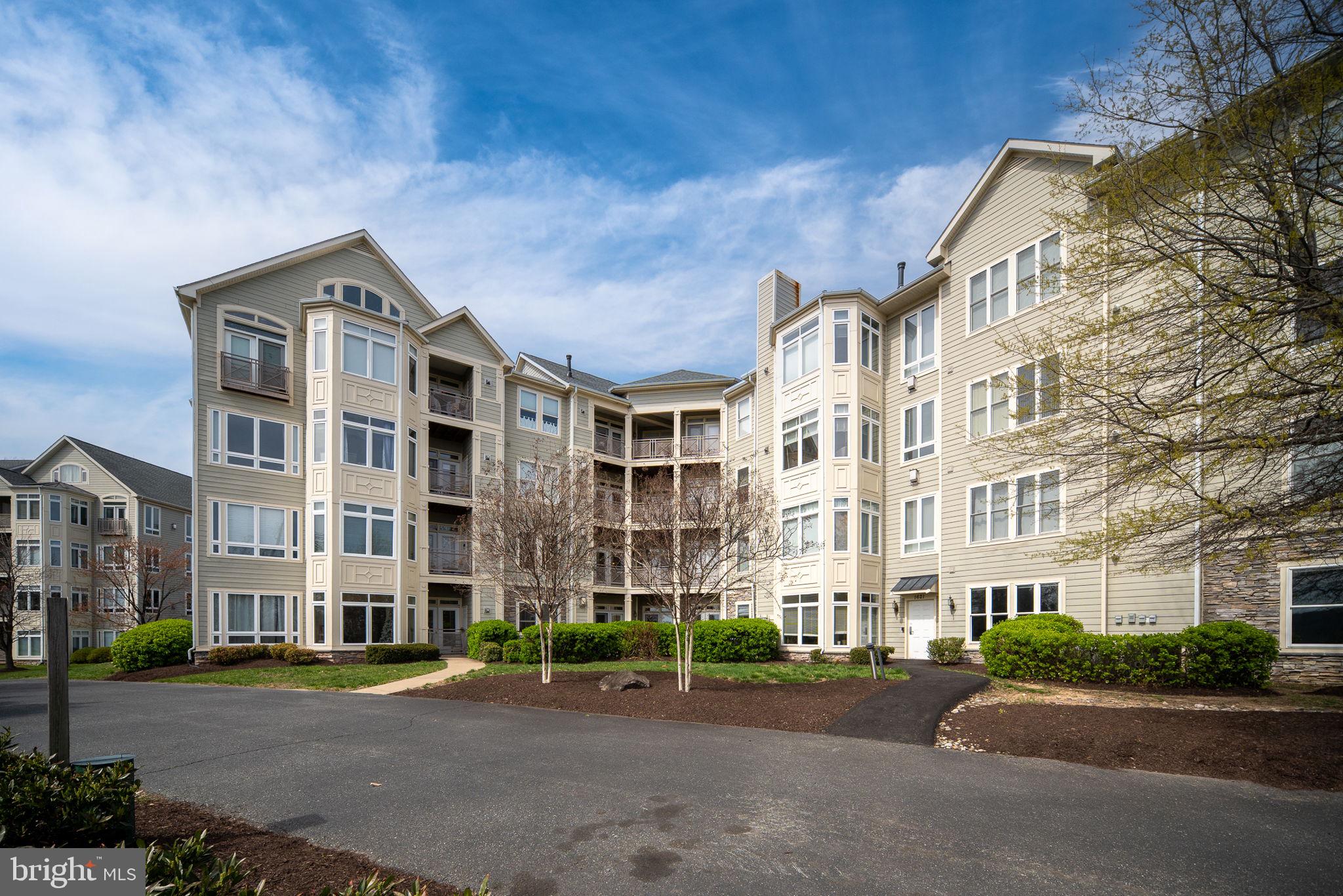 POTOMAC POINTE CONDOMINI - Residential