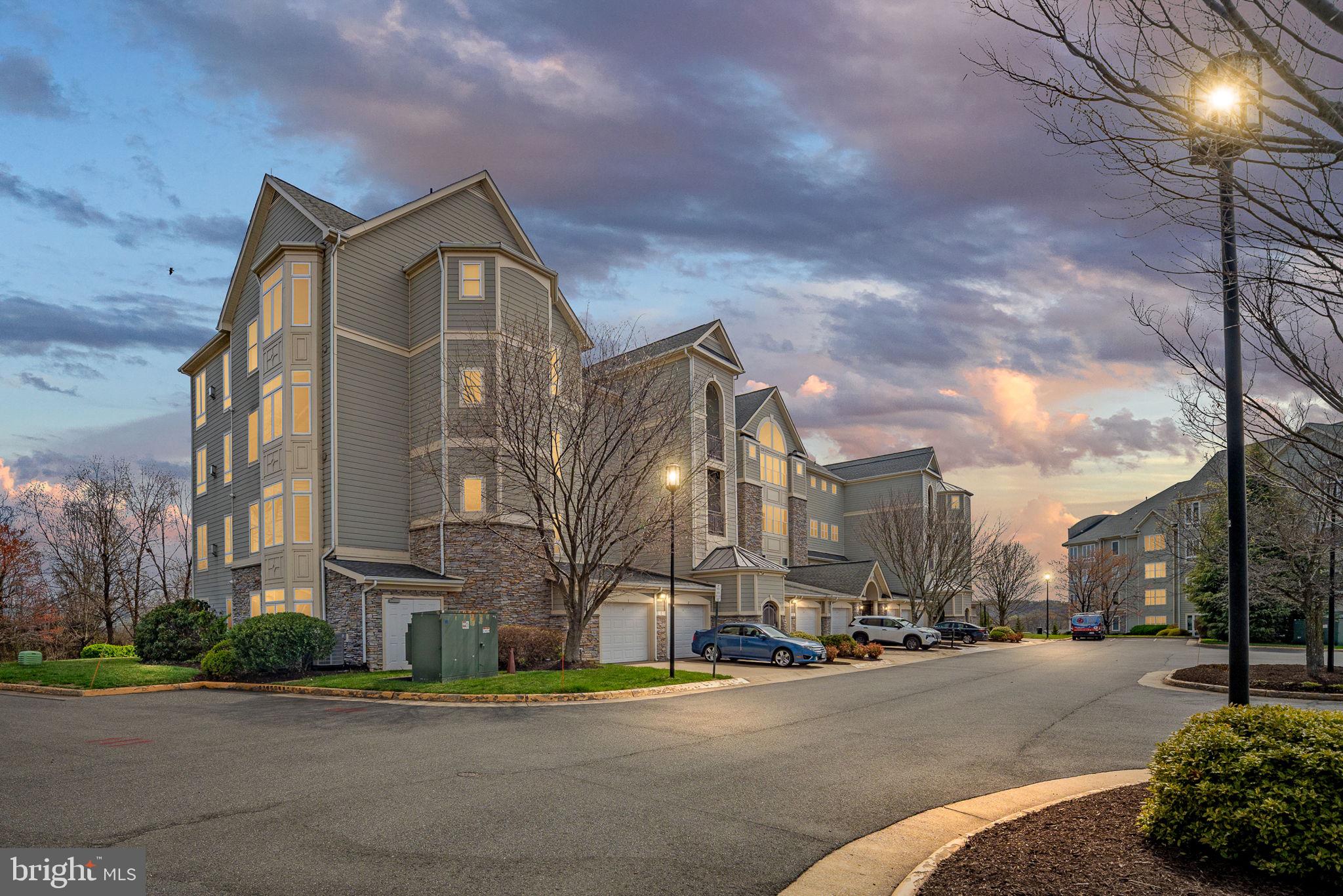 POTOMAC POINTE CONDOMINI - Residential