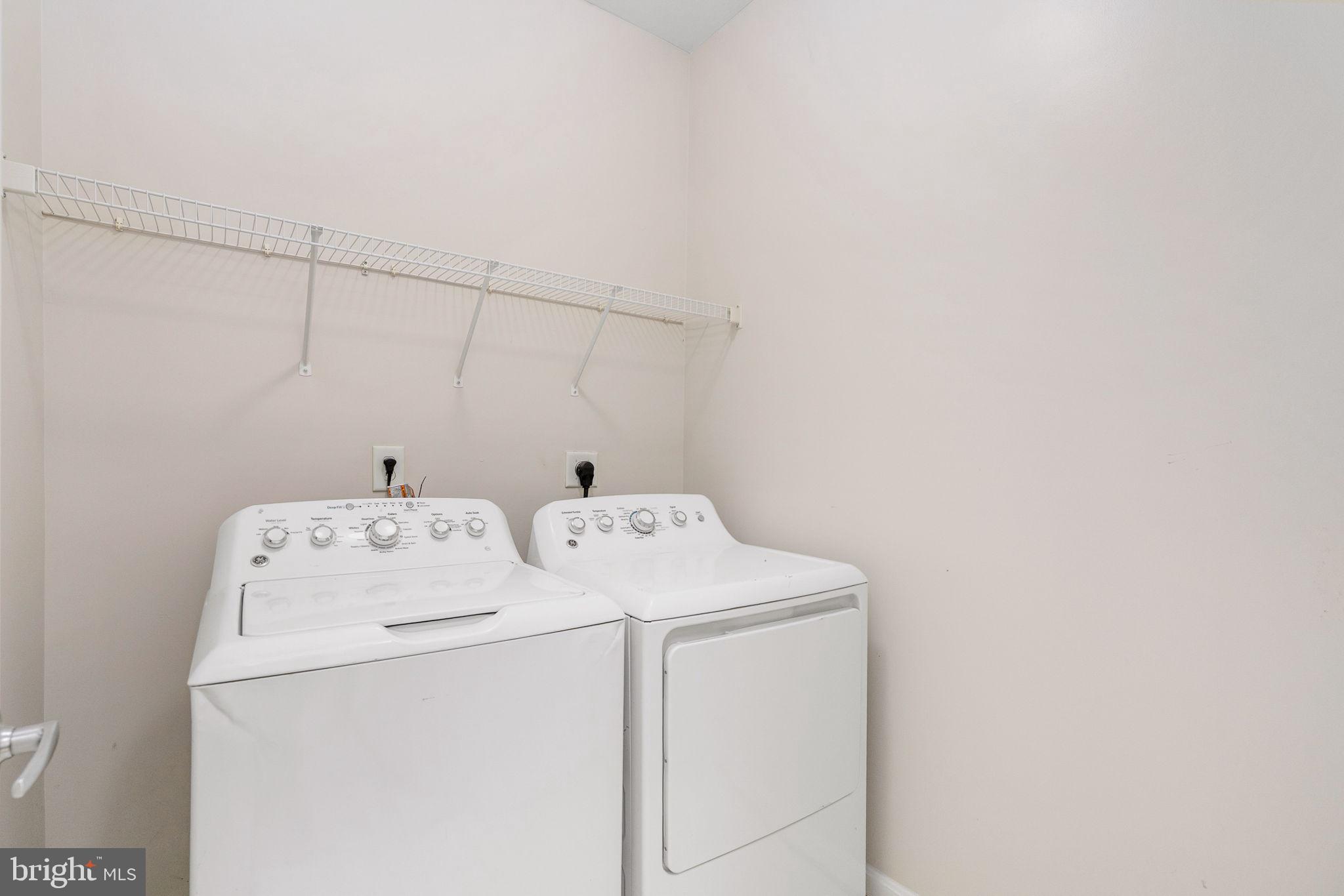 POTOMAC POINTE CONDOMINI - Residential