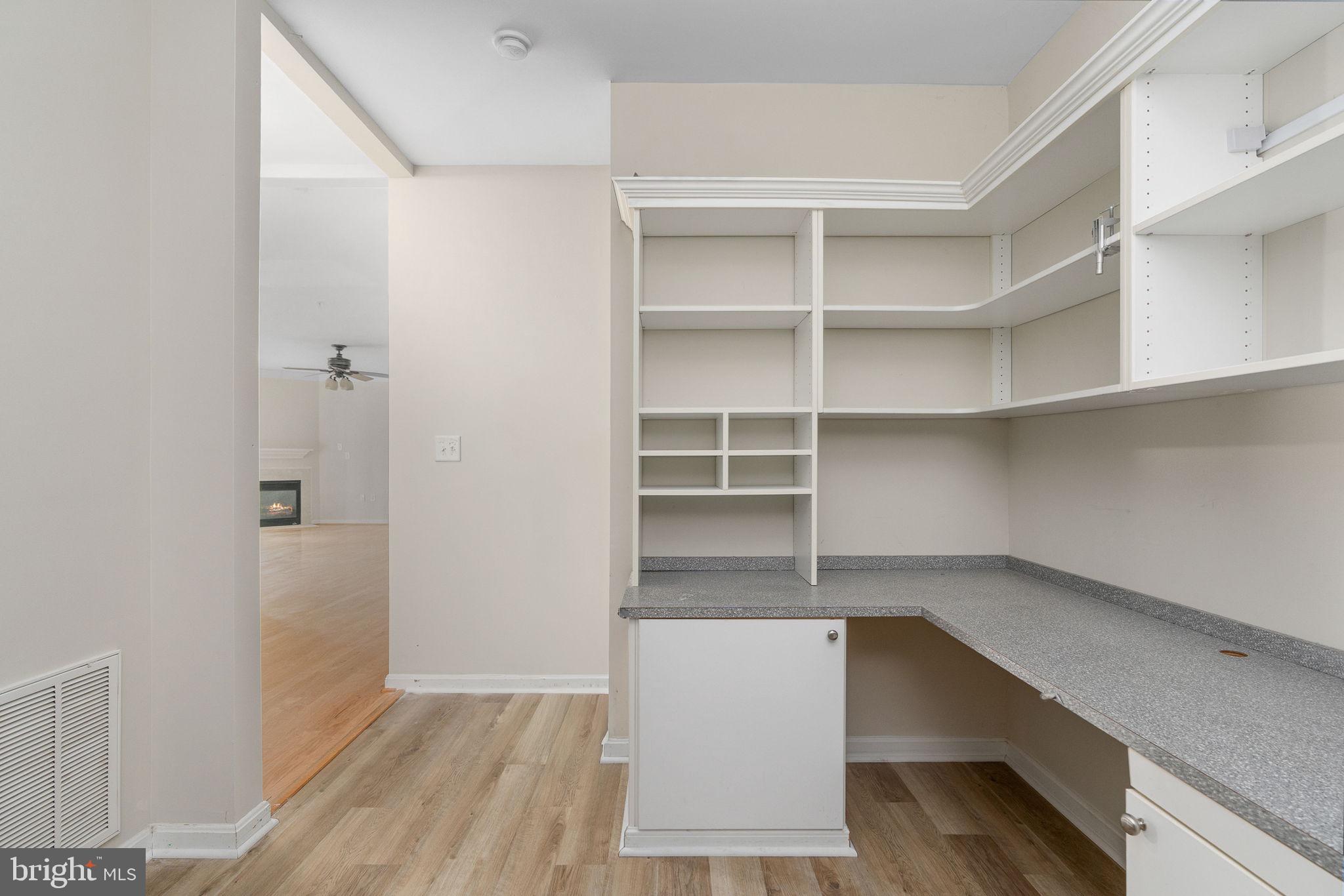 POTOMAC POINTE CONDOMINI - Residential