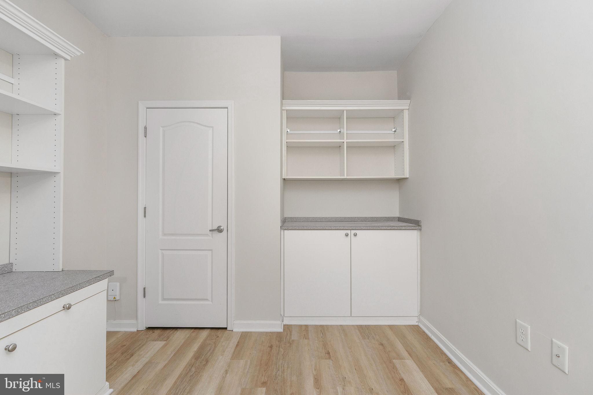 POTOMAC POINTE CONDOMINI - Residential