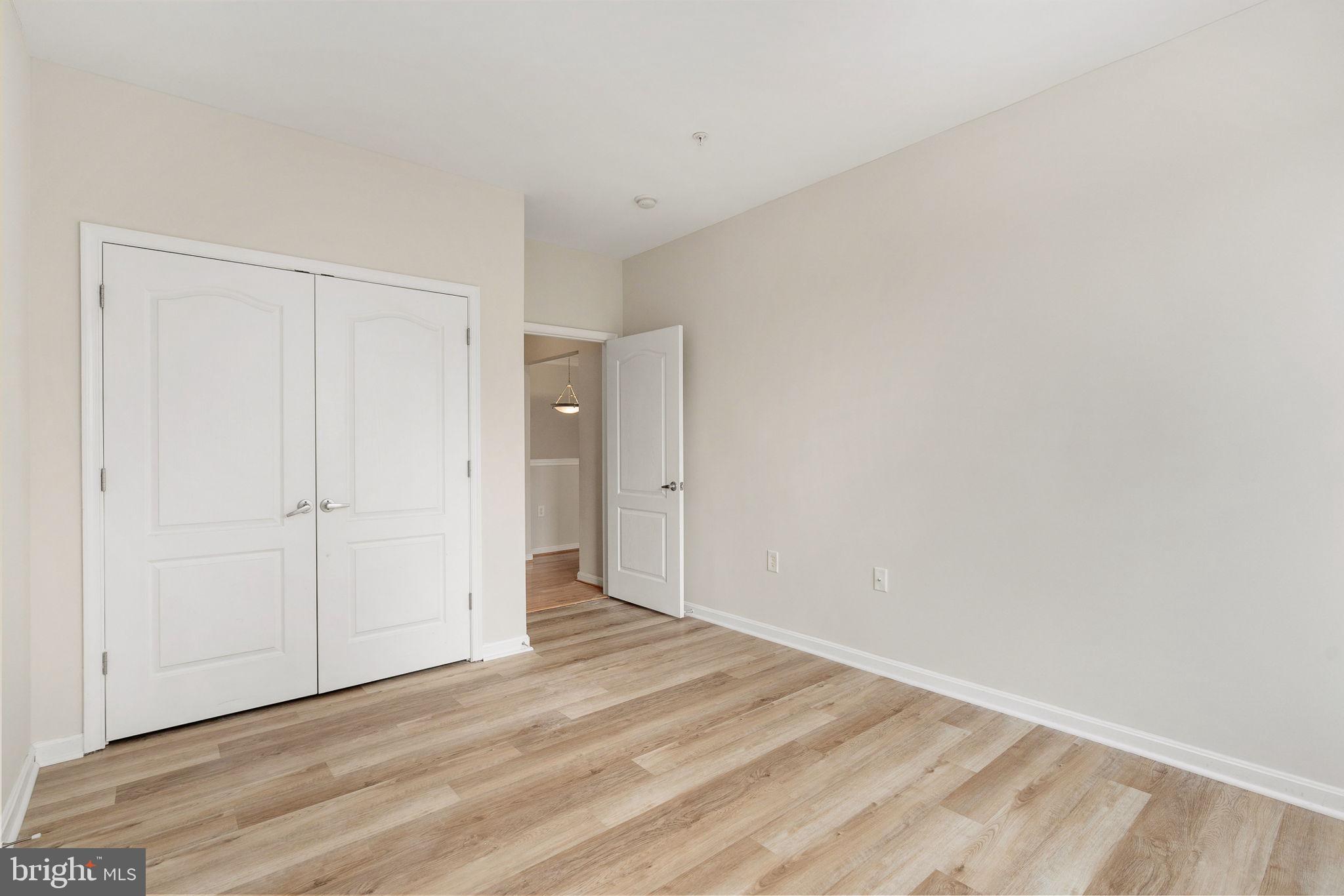 POTOMAC POINTE CONDOMINI - Residential