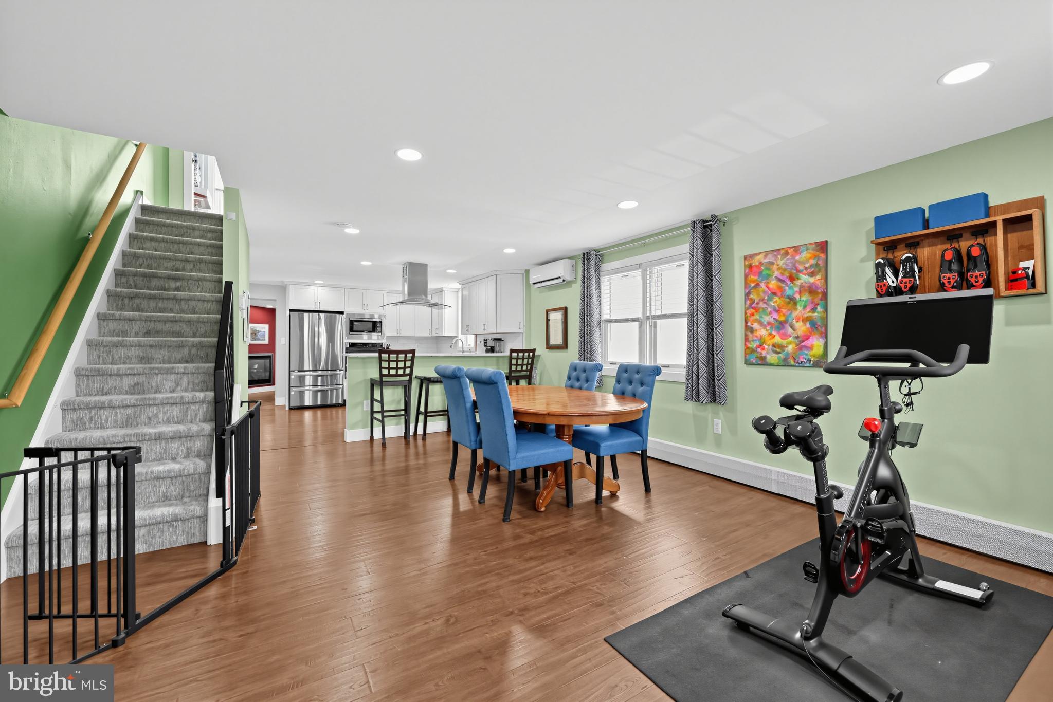 235 W 7TH AVENUE