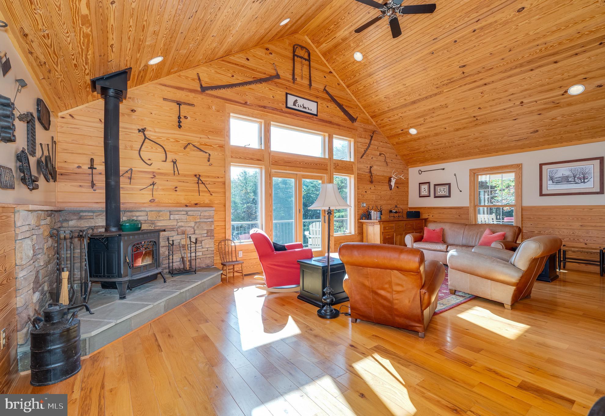 RIVER RIDGE - Residential