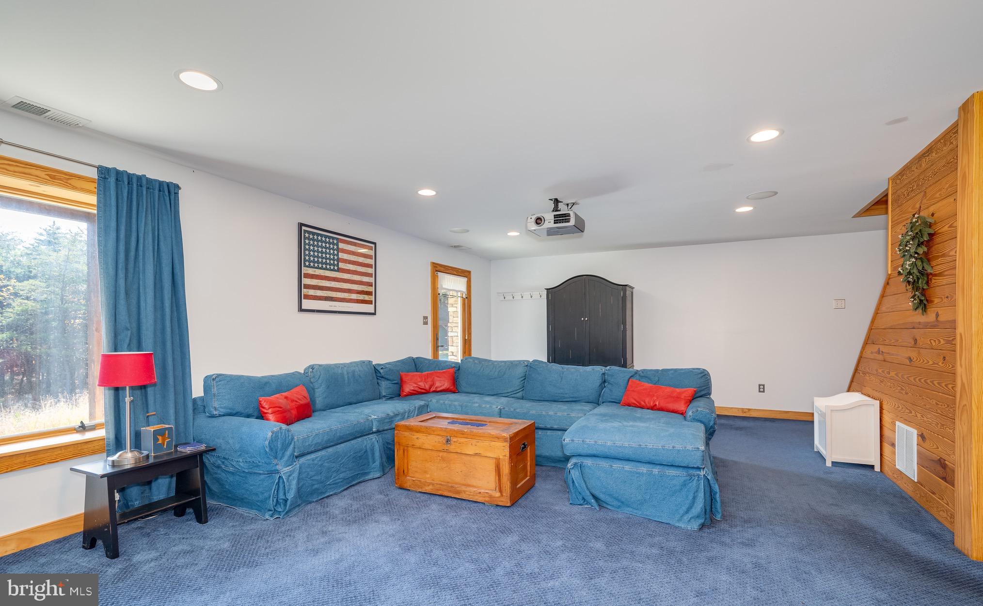 RIVER RIDGE - Residential