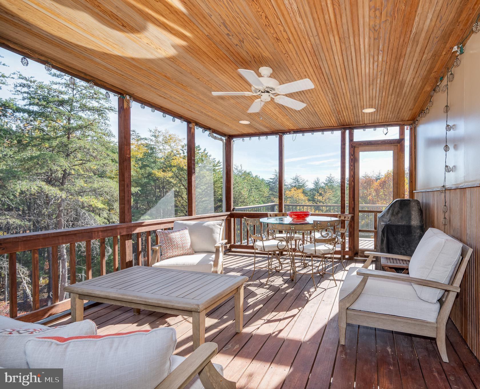 RIVER RIDGE - Residential