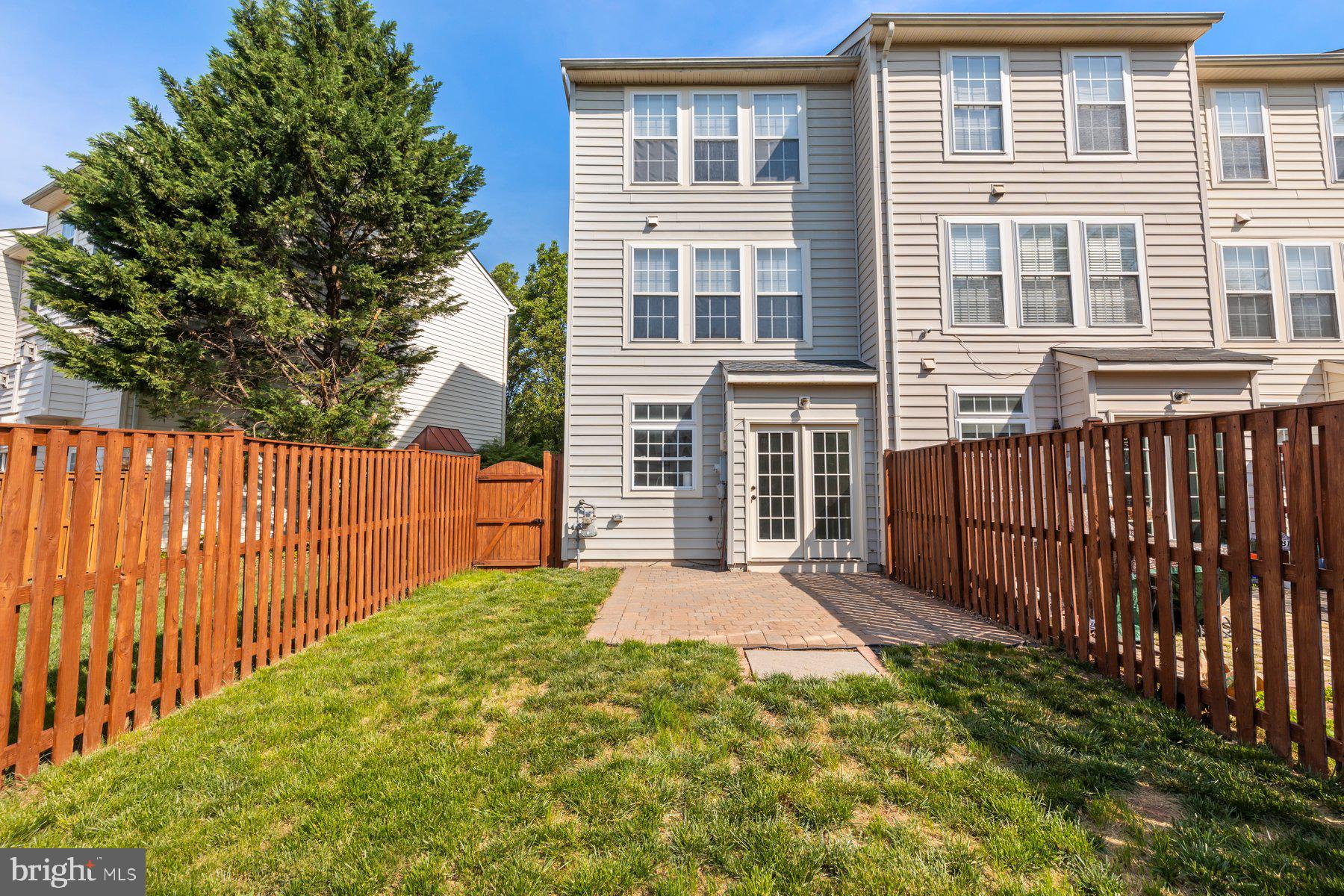 ASHBURN VILLAGE - Residential