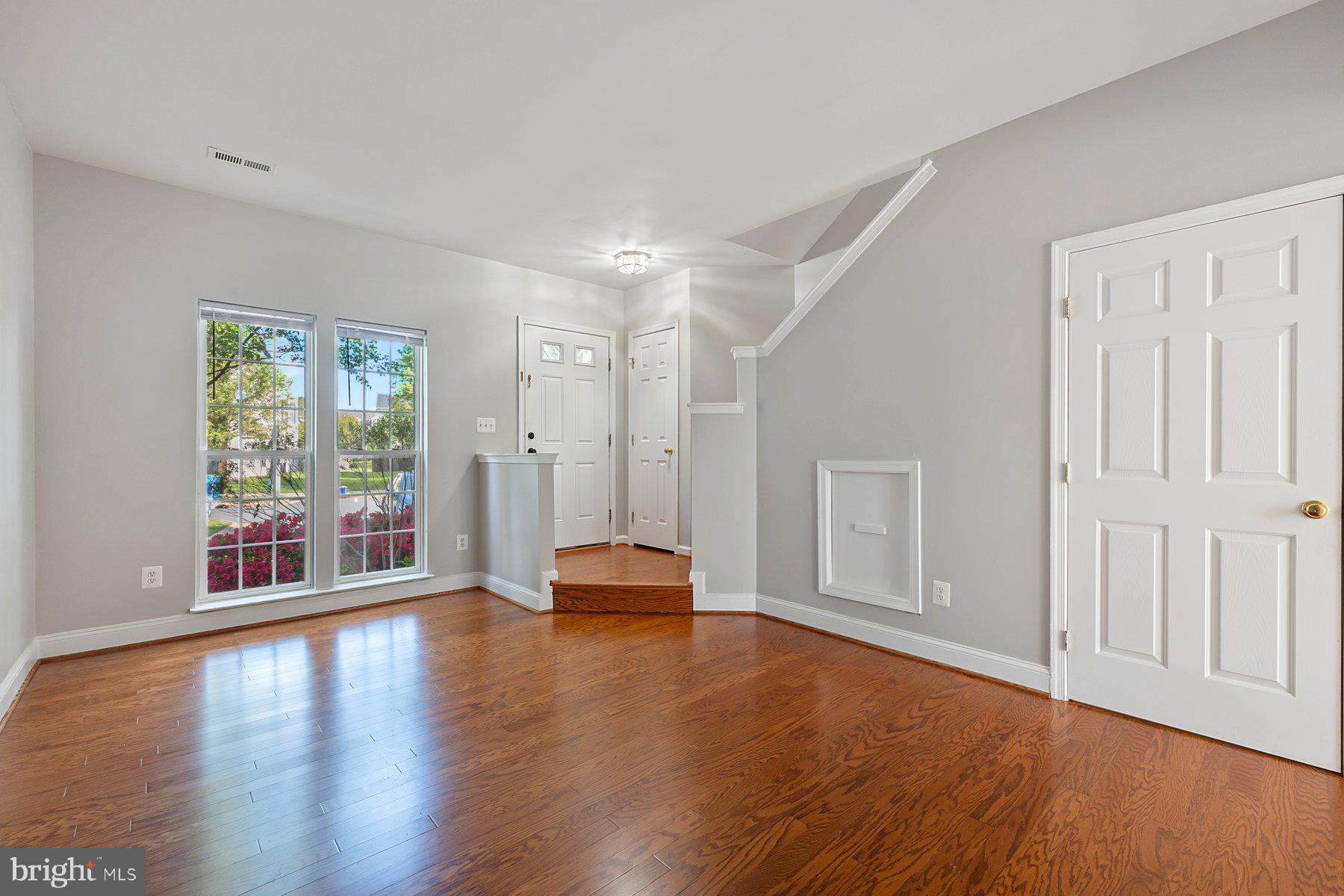 ASHBURN VILLAGE - Residential