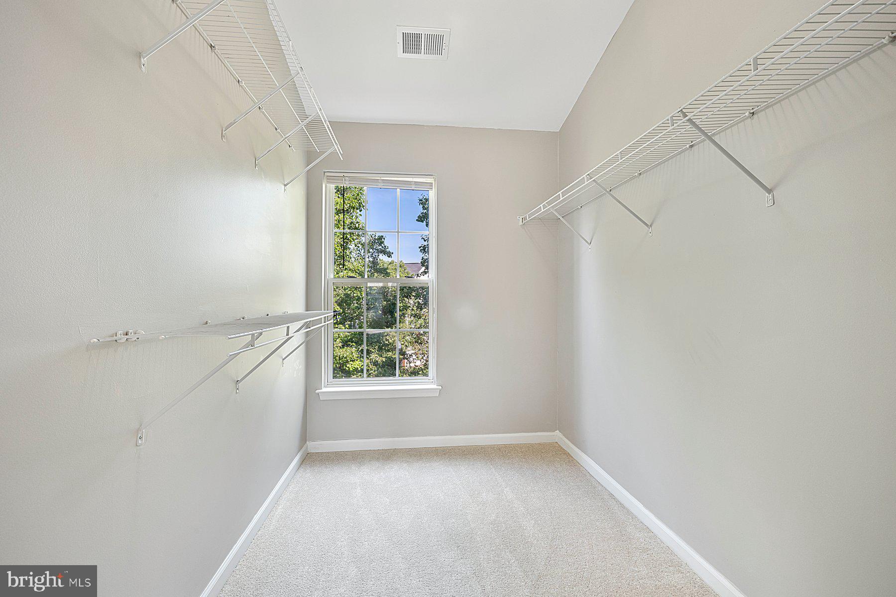 ASHBURN VILLAGE - Residential