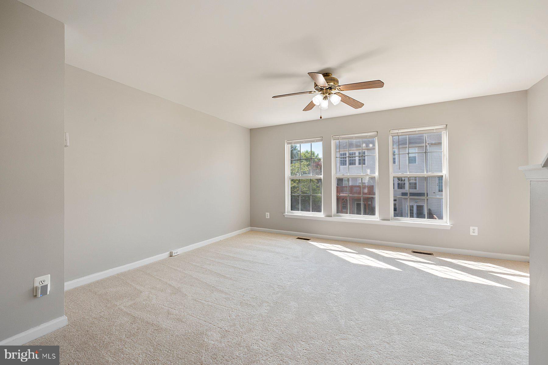 ASHBURN VILLAGE - Residential