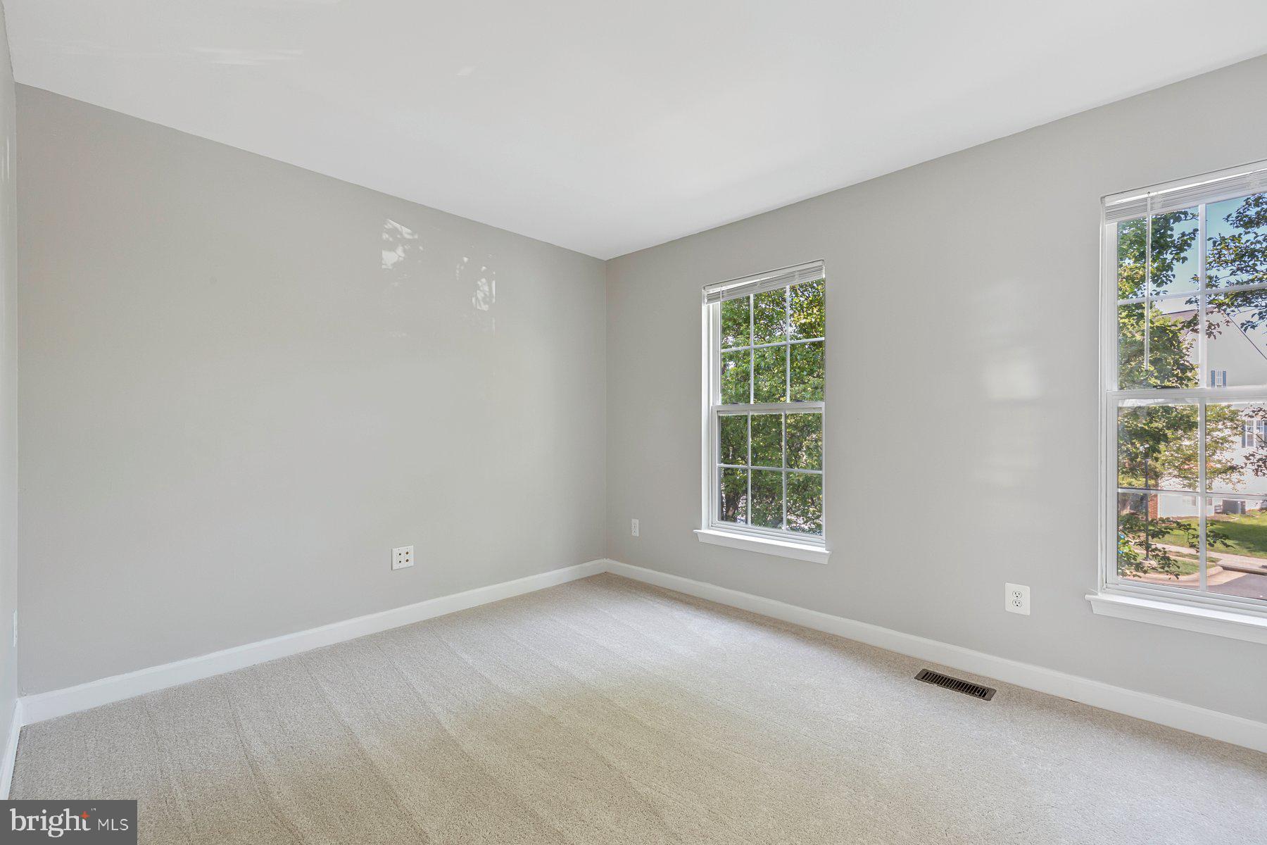 ASHBURN VILLAGE - Residential