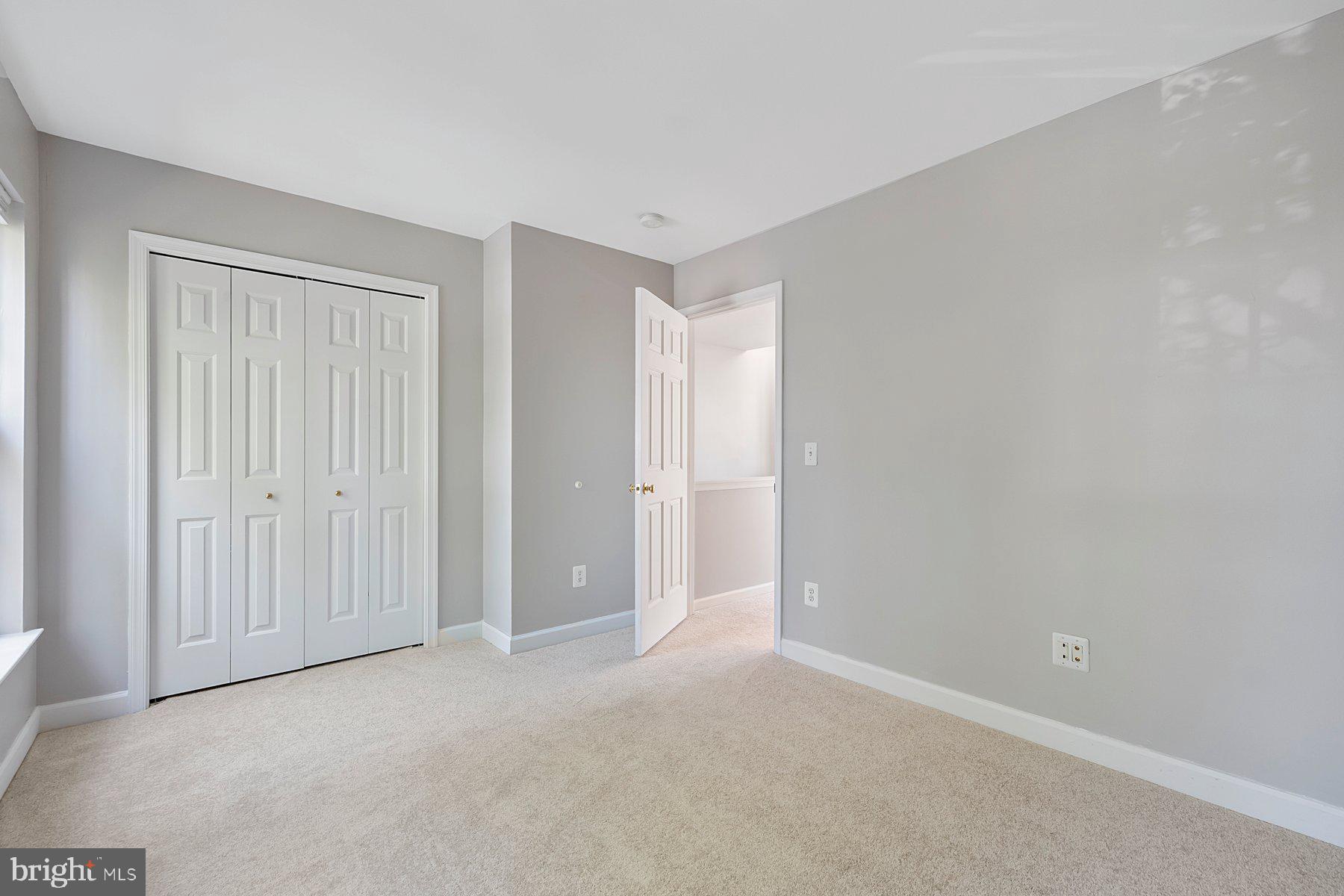 ASHBURN VILLAGE - Residential