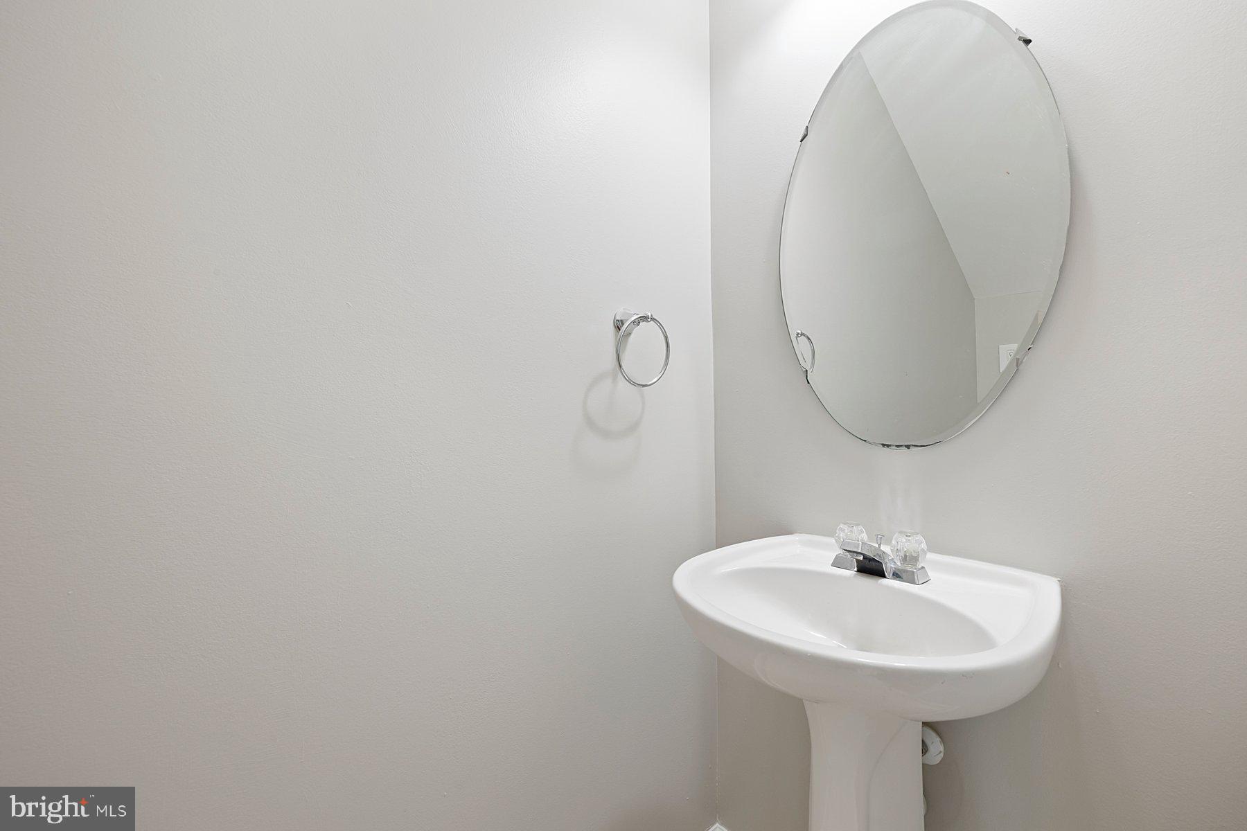 ASHBURN VILLAGE - Residential