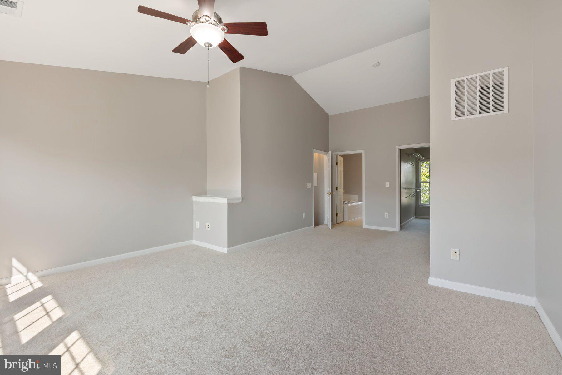 ASHBURN VILLAGE - Residential