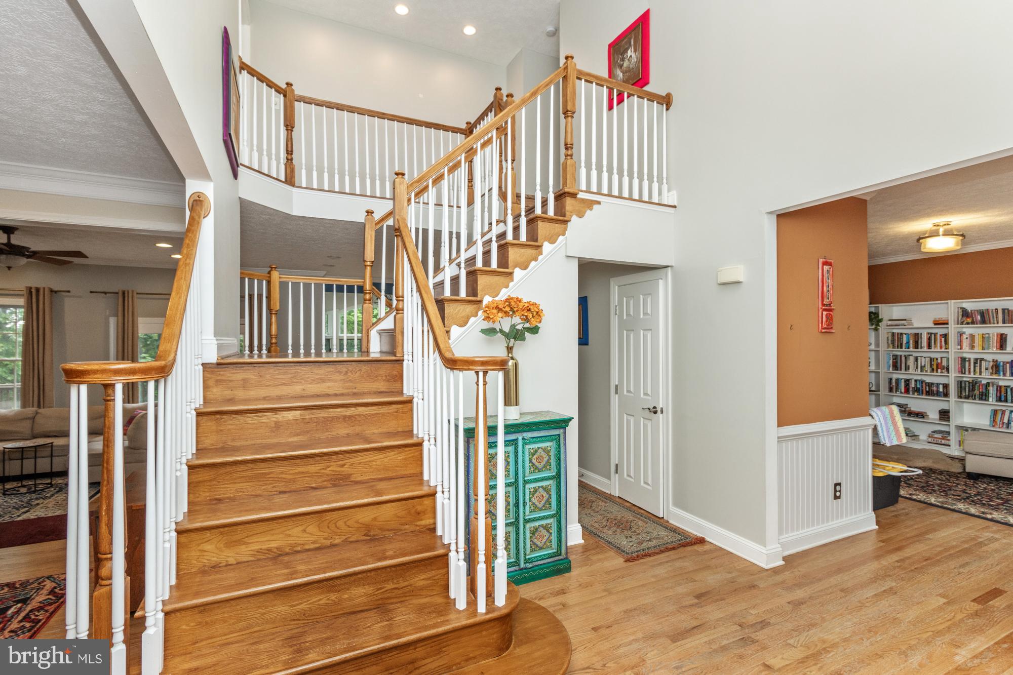 8 LOCHWELL COURT