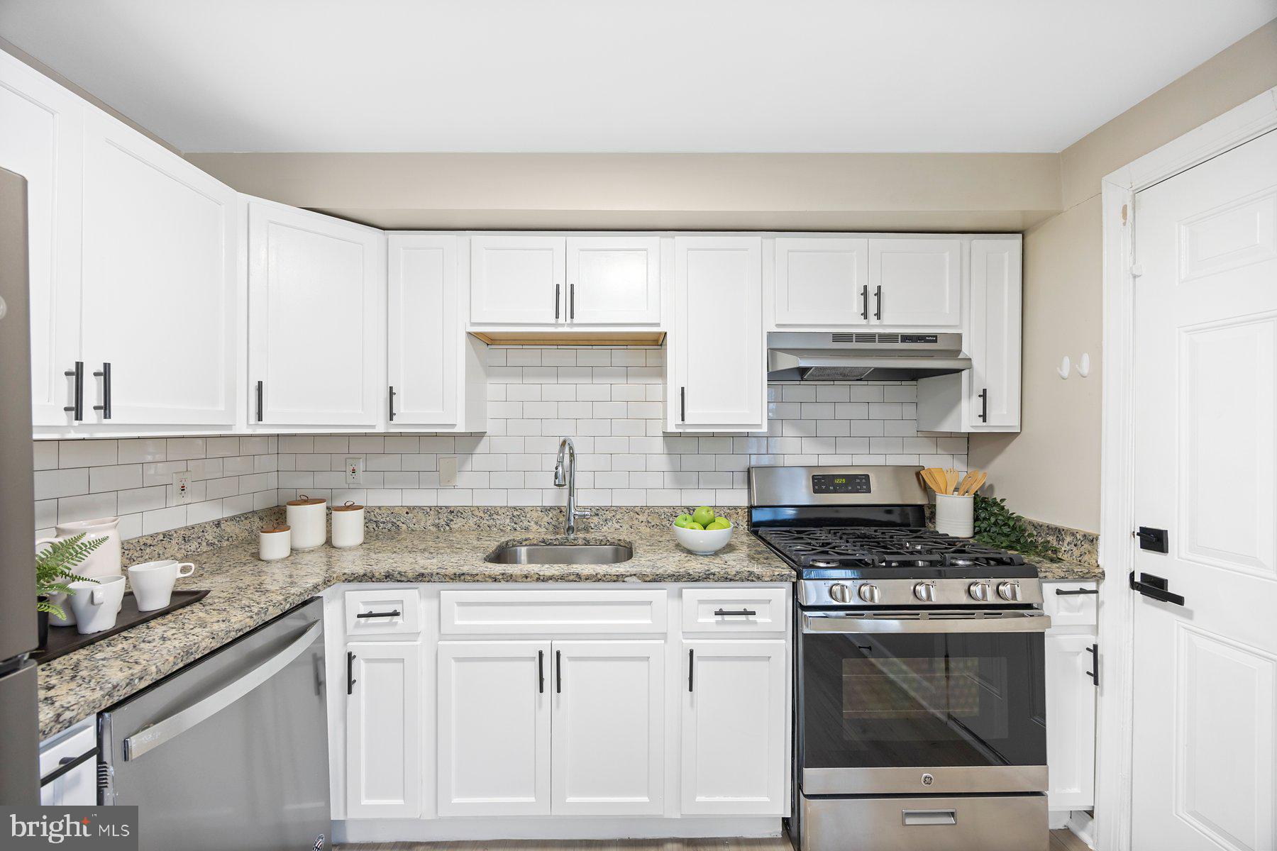 COUNTRY RIDGE - Residential