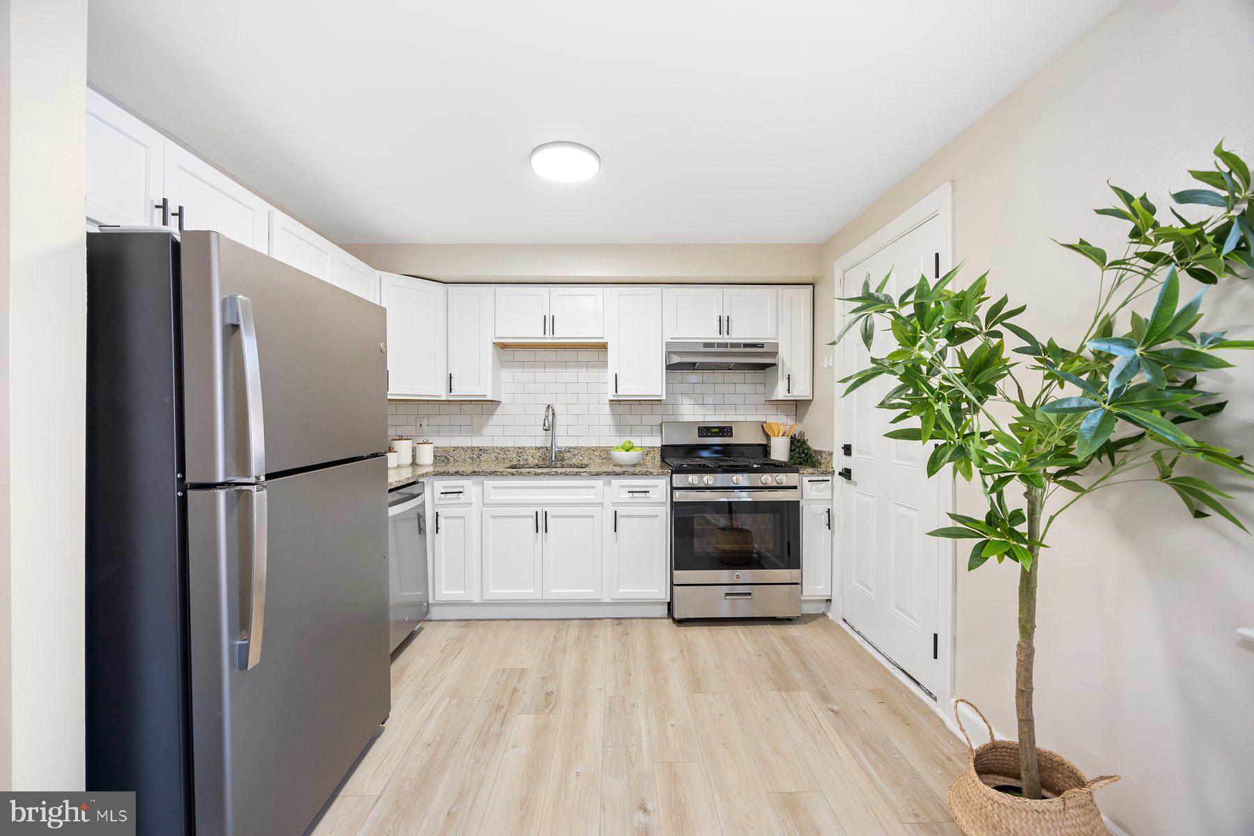 COUNTRY RIDGE - Residential