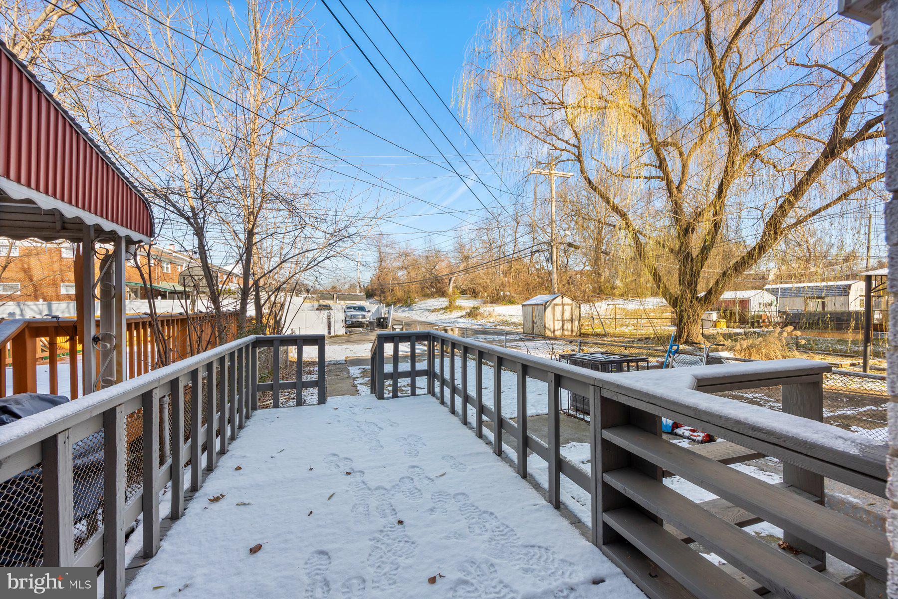 COUNTRY RIDGE - Residential