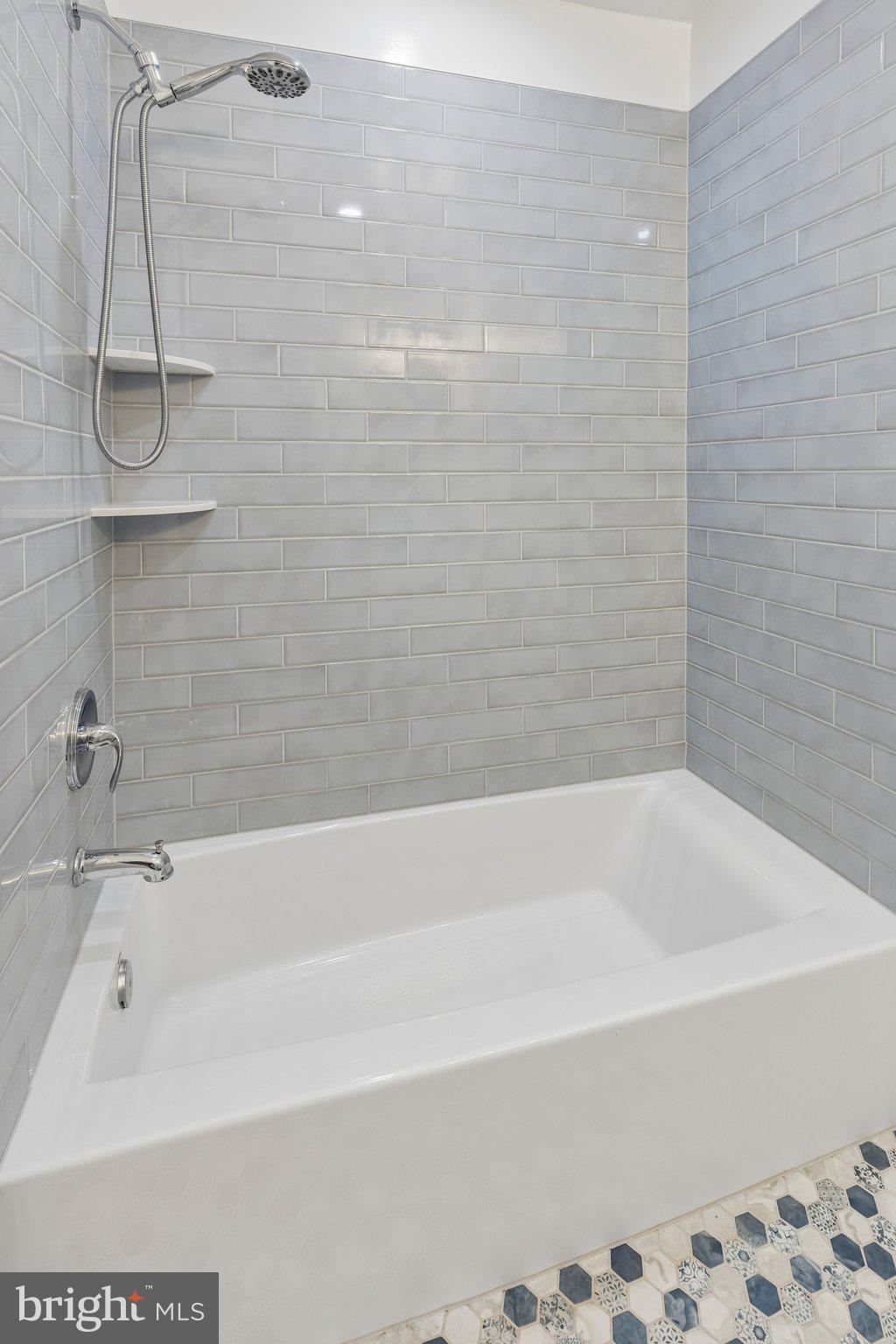 LAFAYETTE HILL - Residential