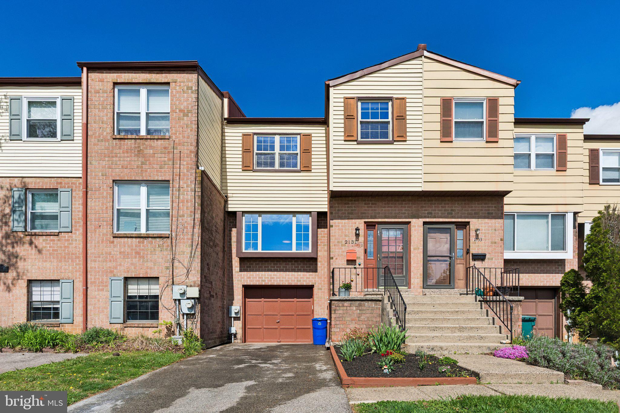 LAFAYETTE HILL - Residential