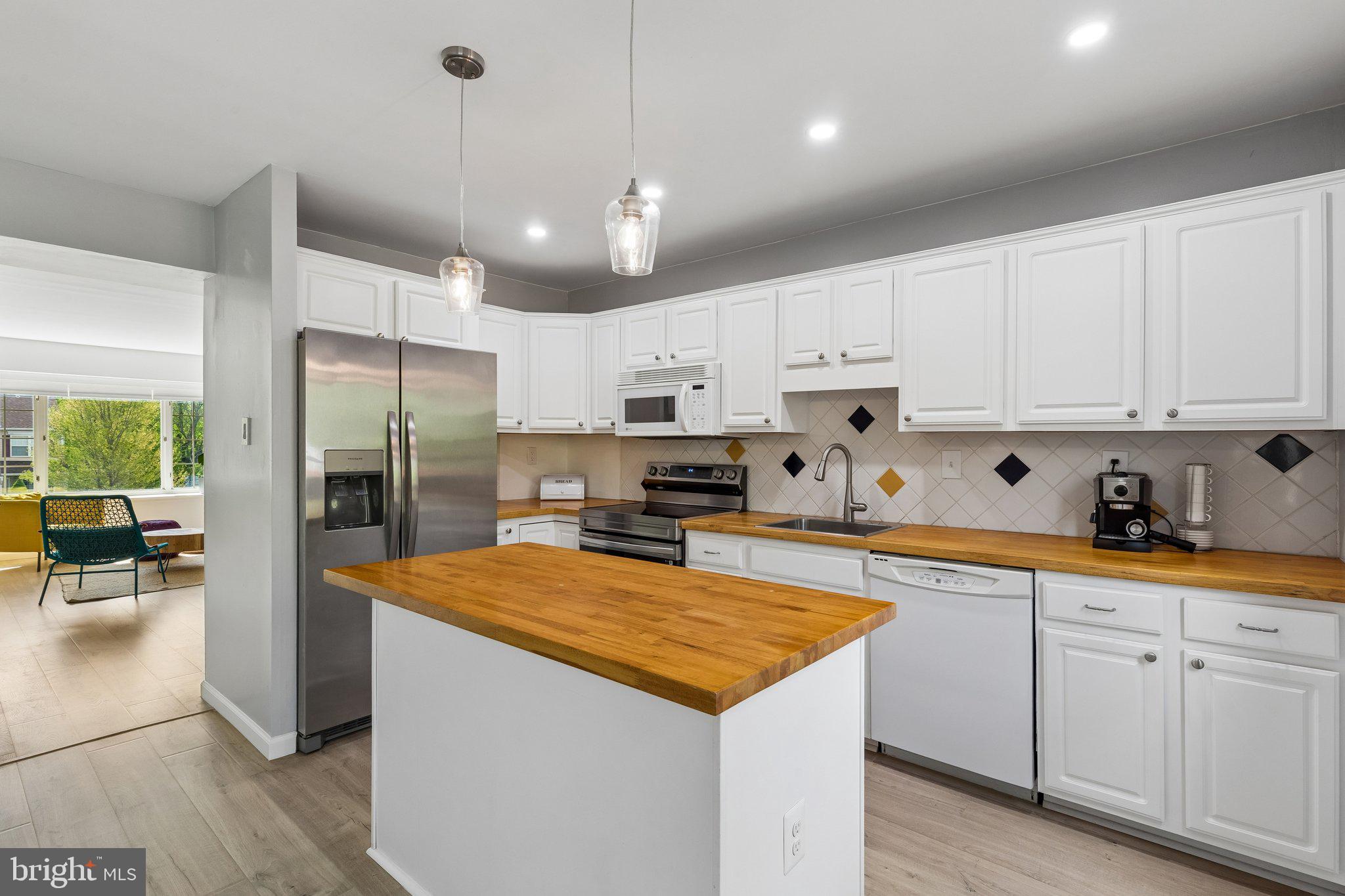 LAFAYETTE HILL - Residential