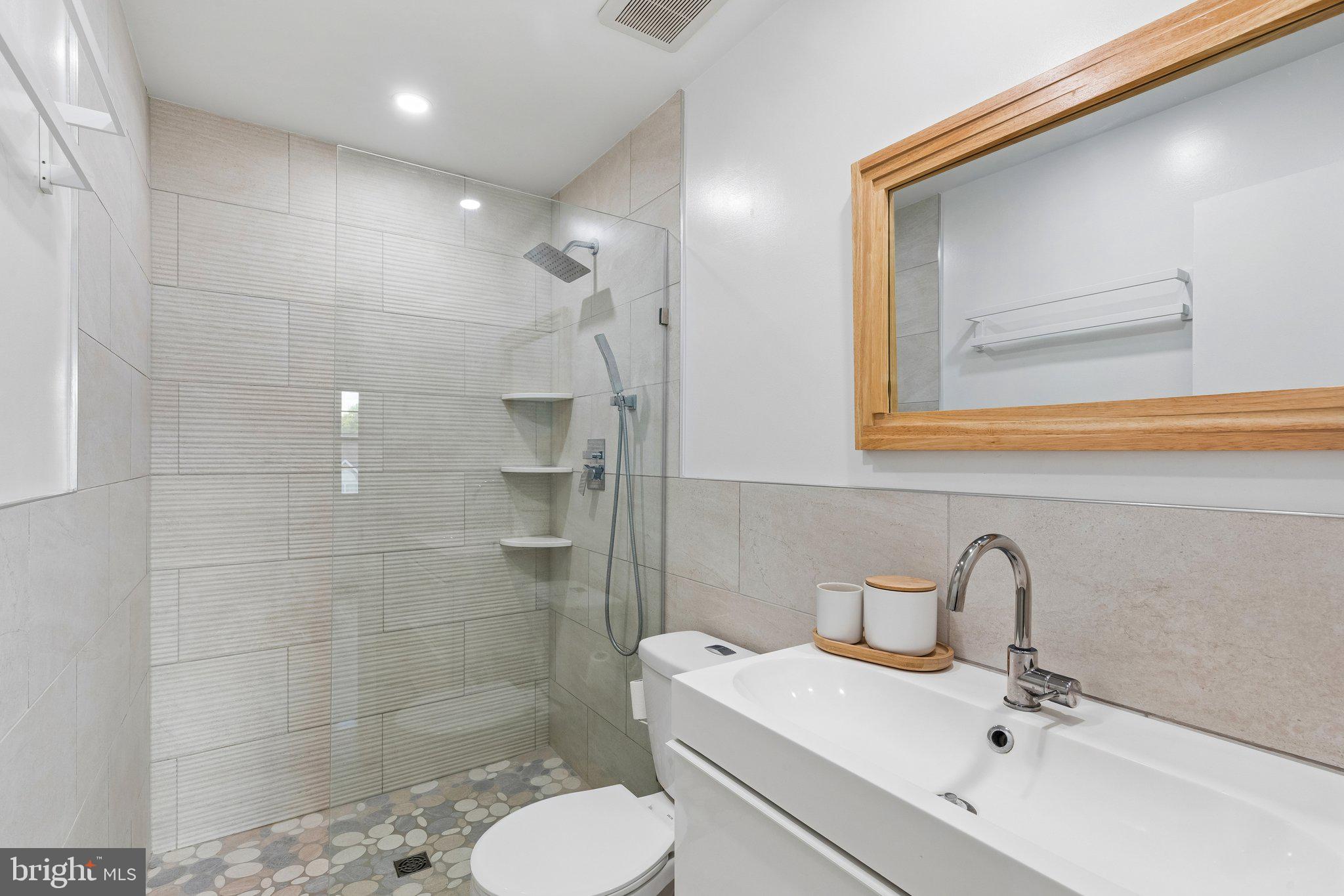 LAFAYETTE HILL - Residential