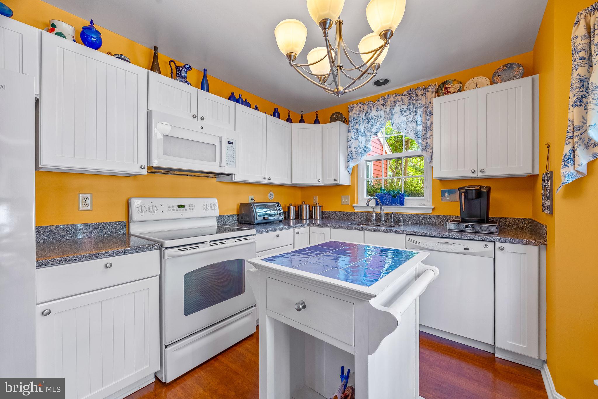 MARINERS POINT - Residential