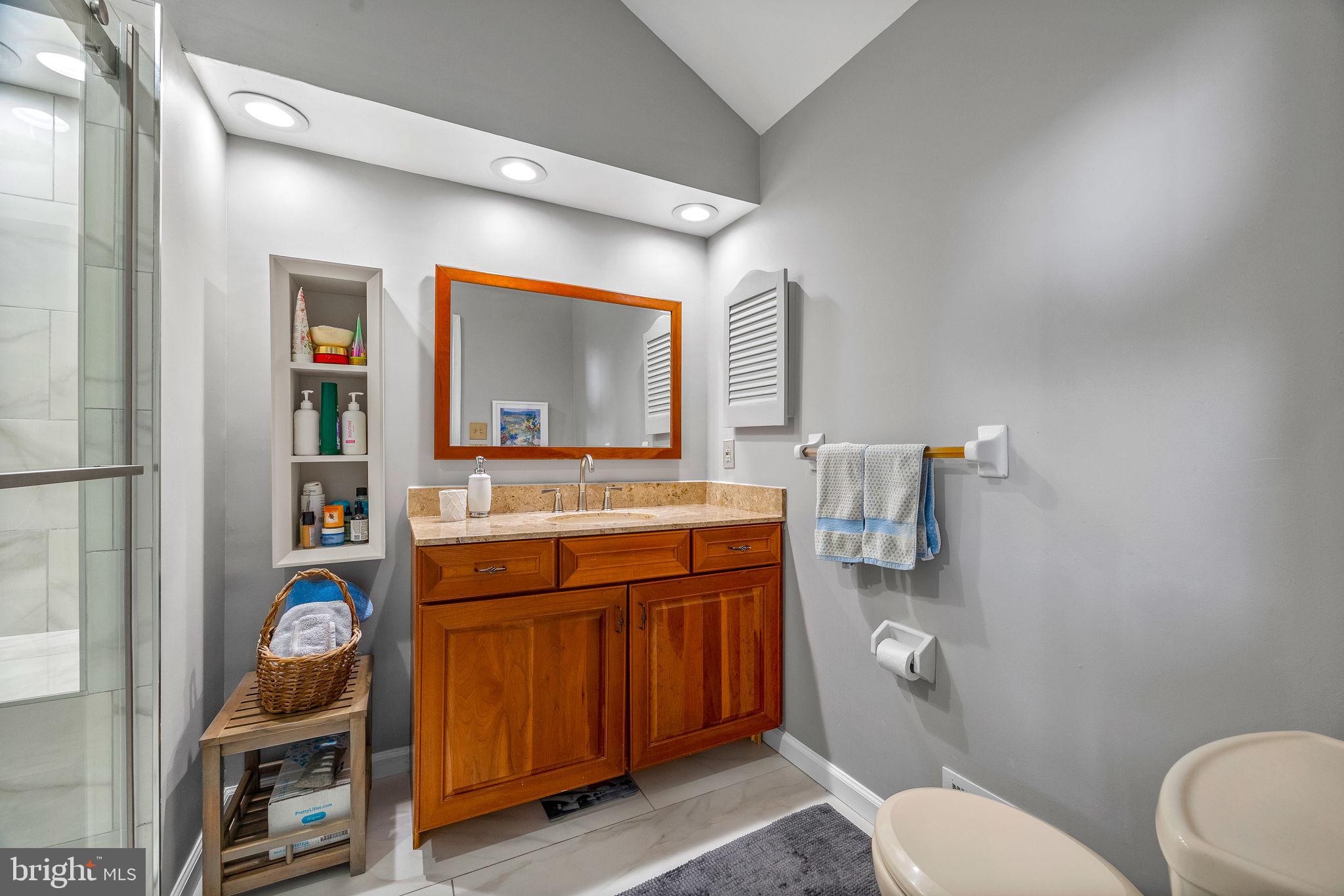 MARINERS POINT - Residential