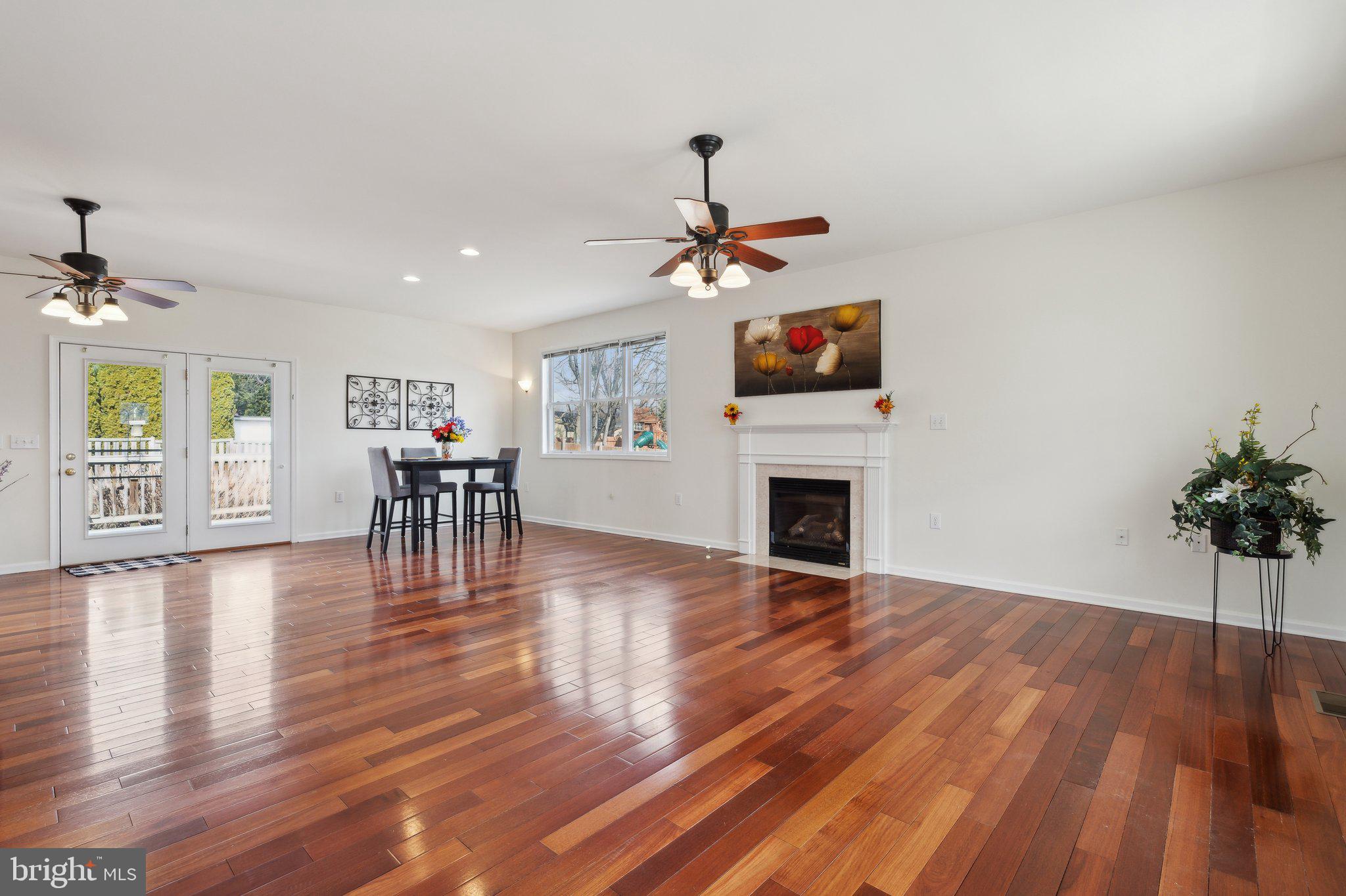 CLAYMONT CHASE - Residential