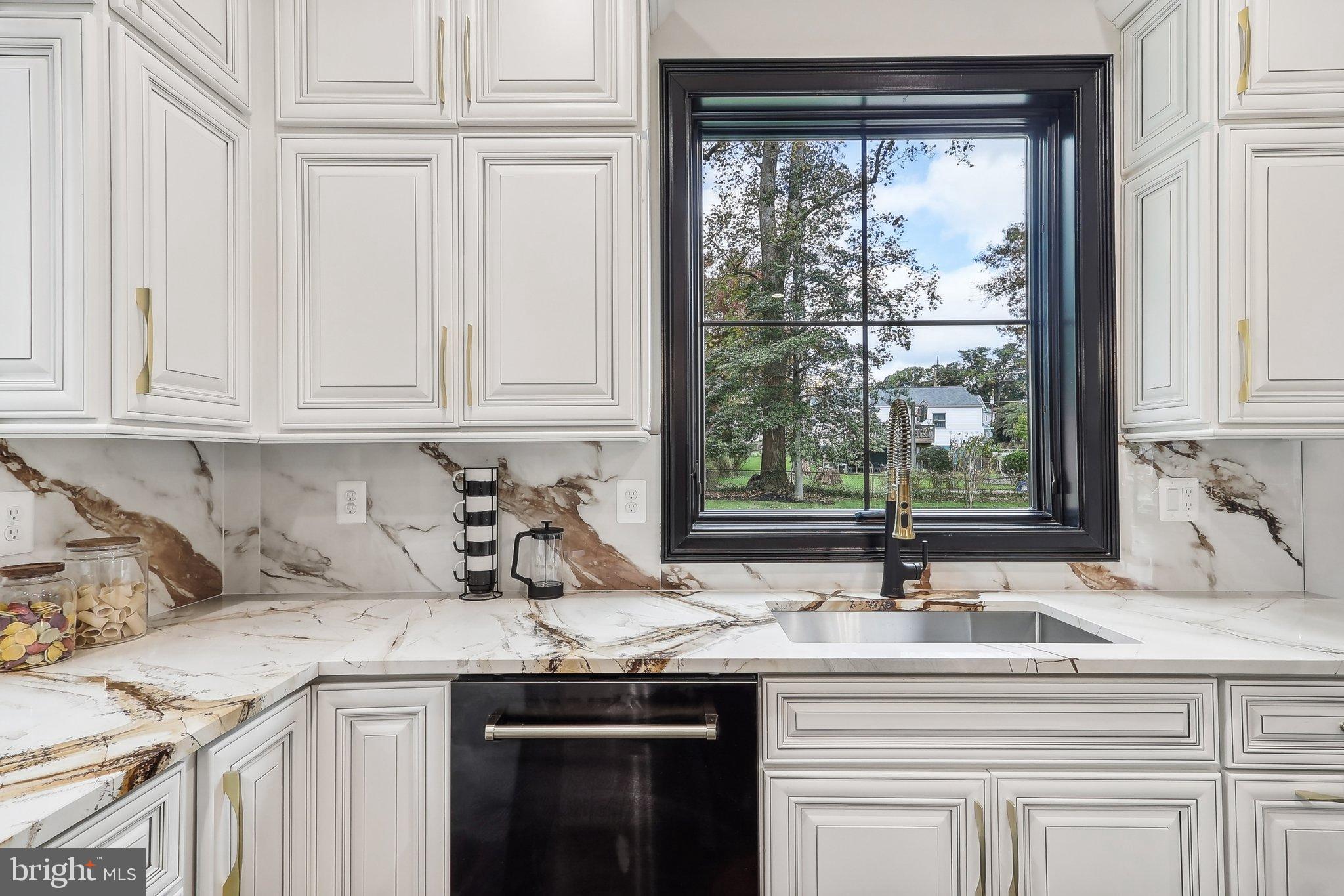 VIENNA WOODS - Residential