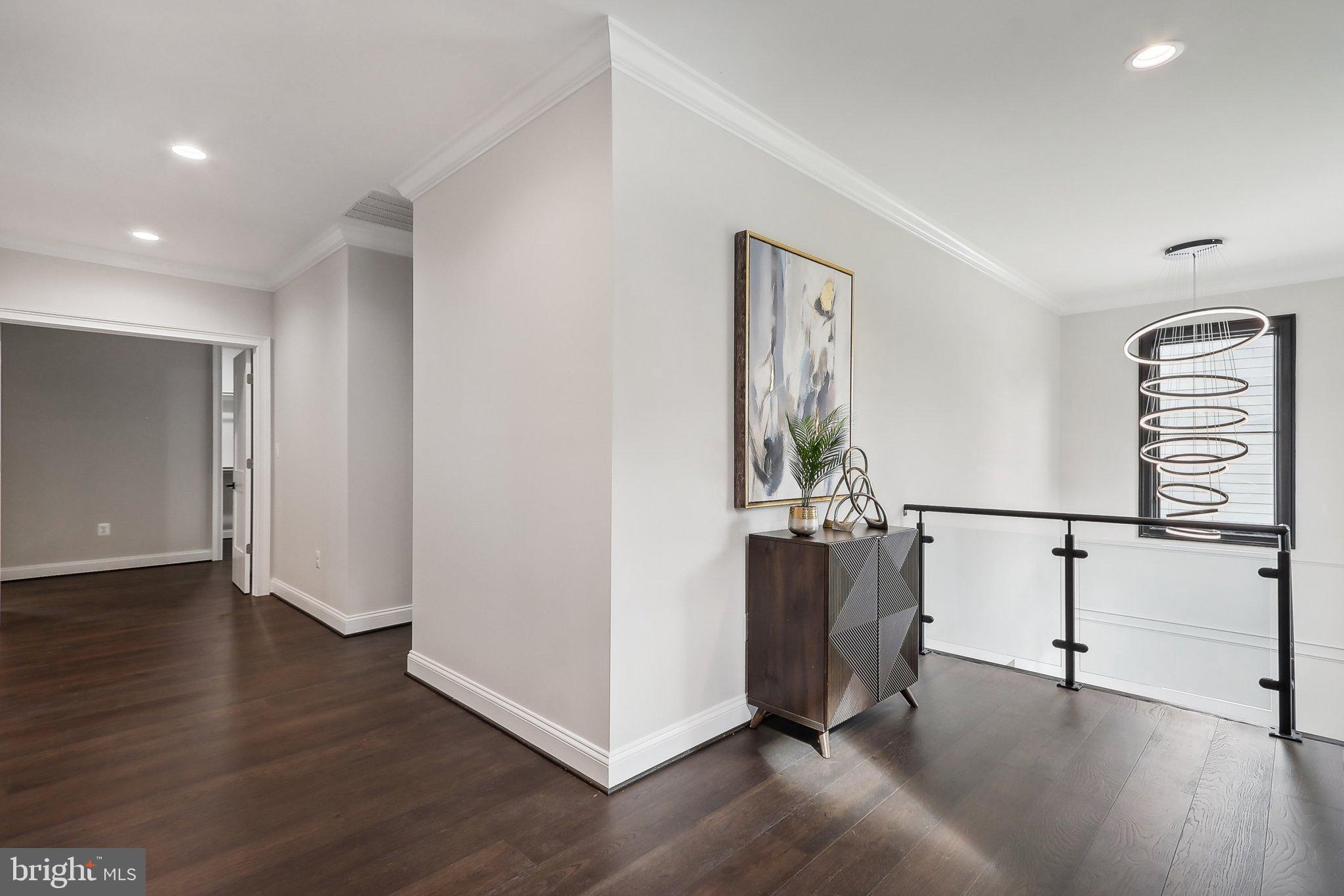 VIENNA WOODS - Residential