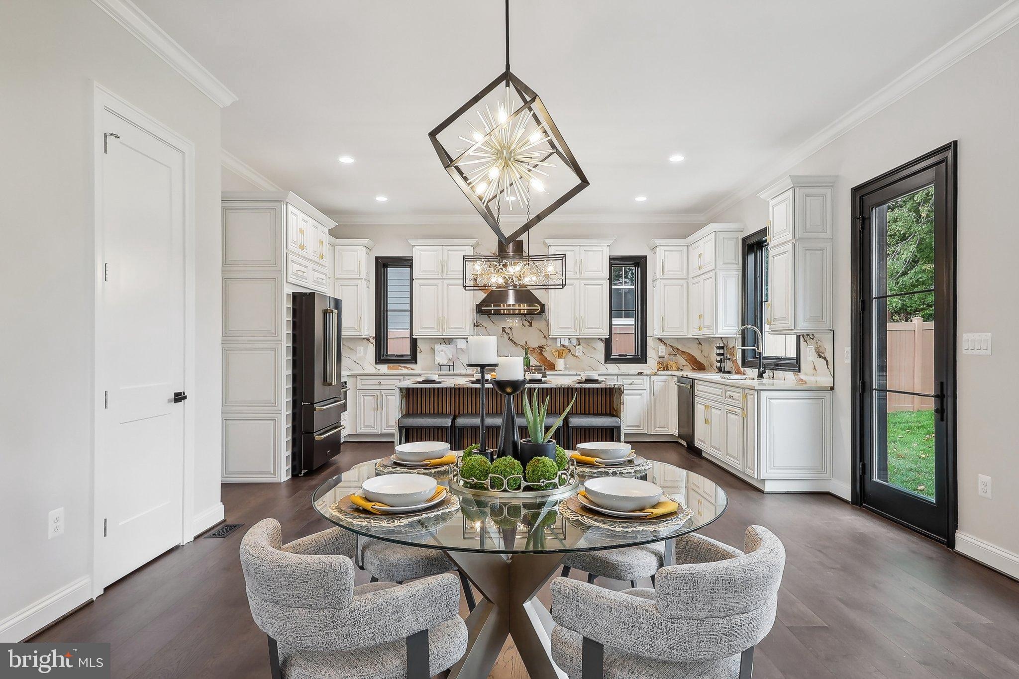 VIENNA WOODS - Residential