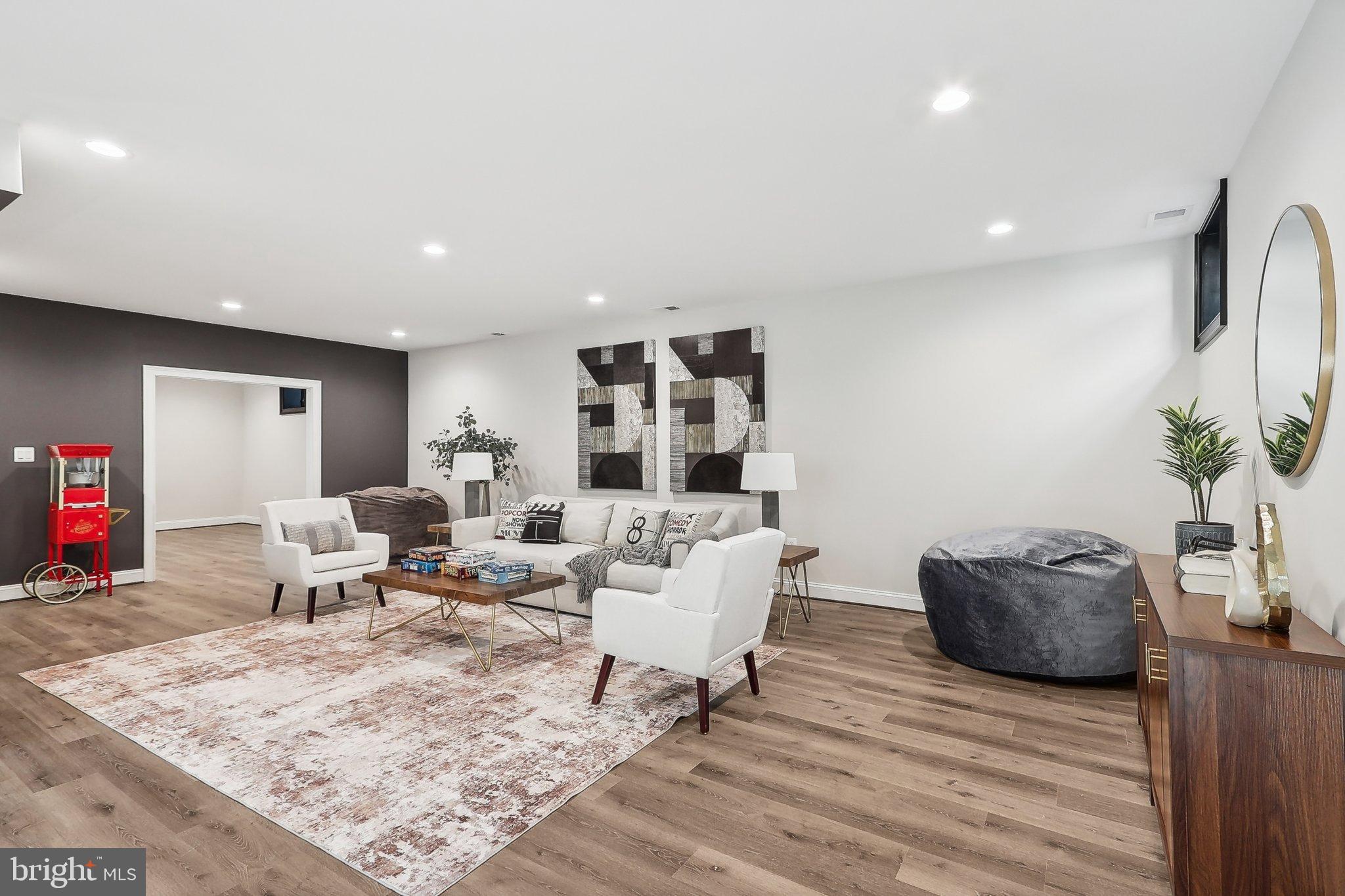 VIENNA WOODS - Residential