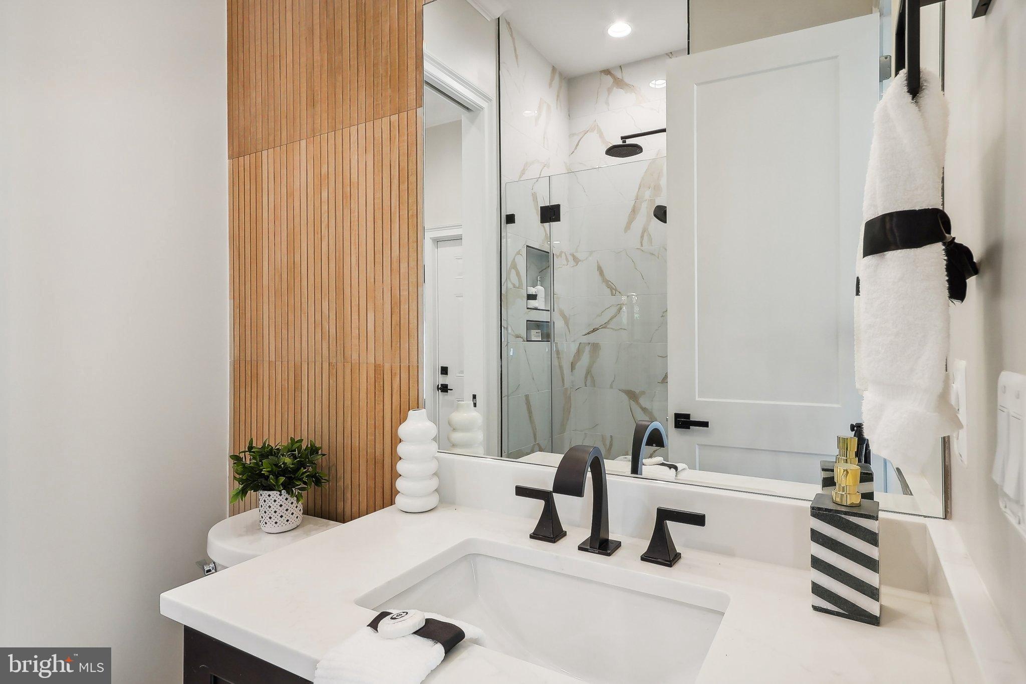 VIENNA WOODS - Residential