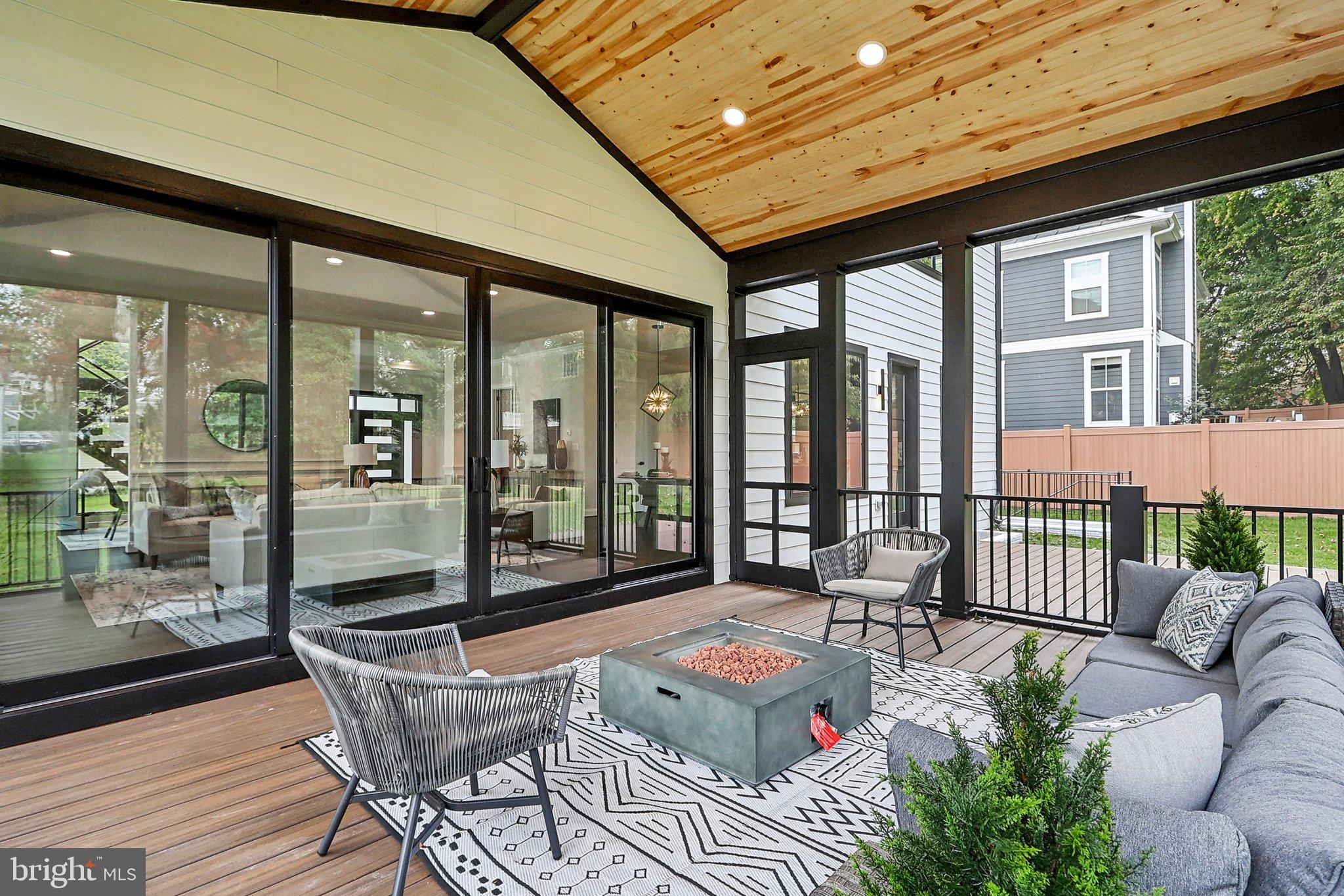 VIENNA WOODS - Residential