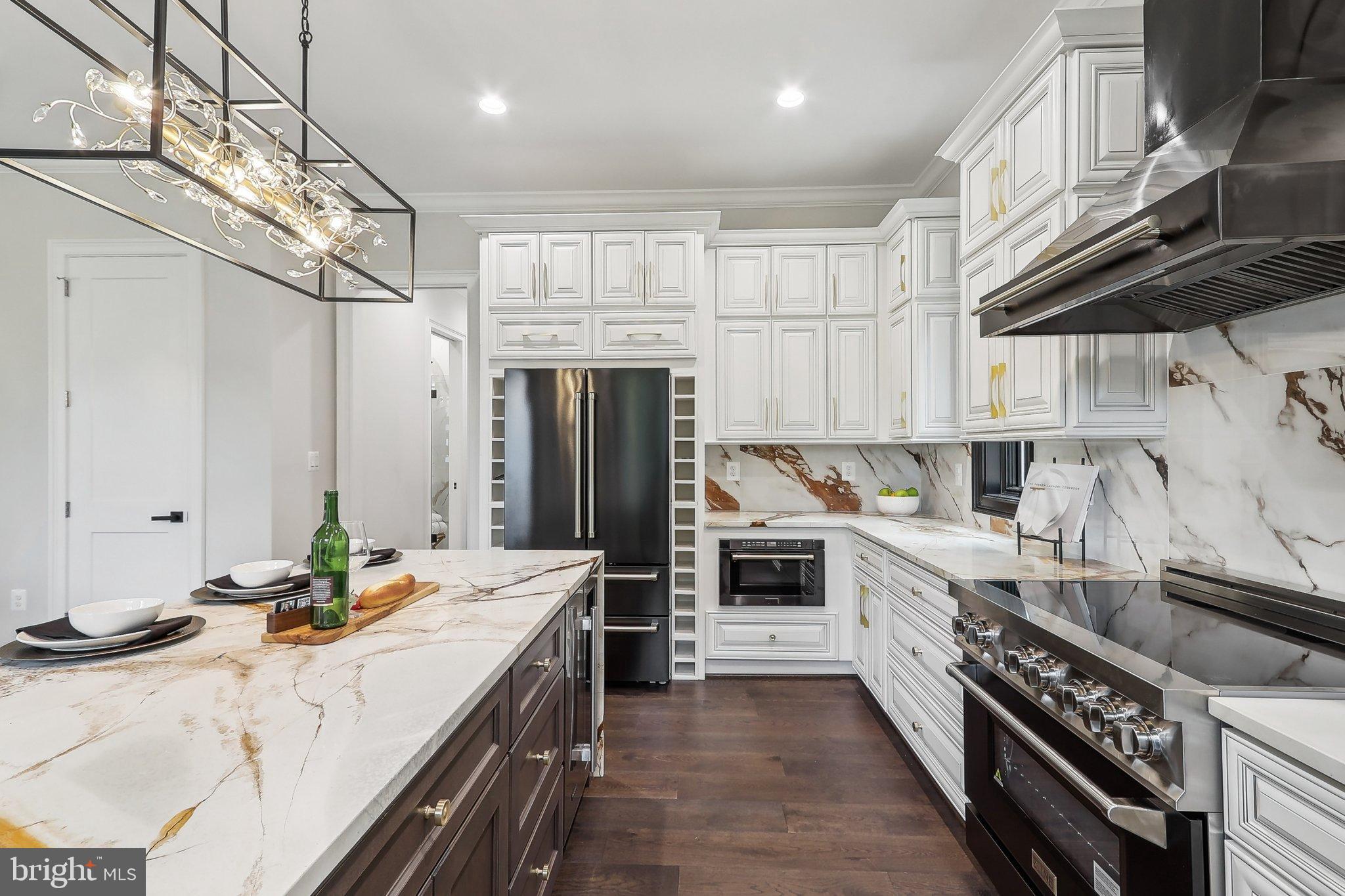 VIENNA WOODS - Residential