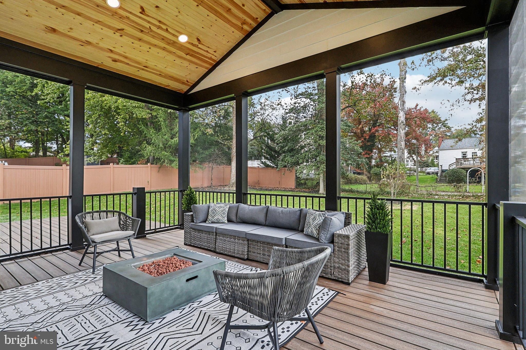 VIENNA WOODS - Residential