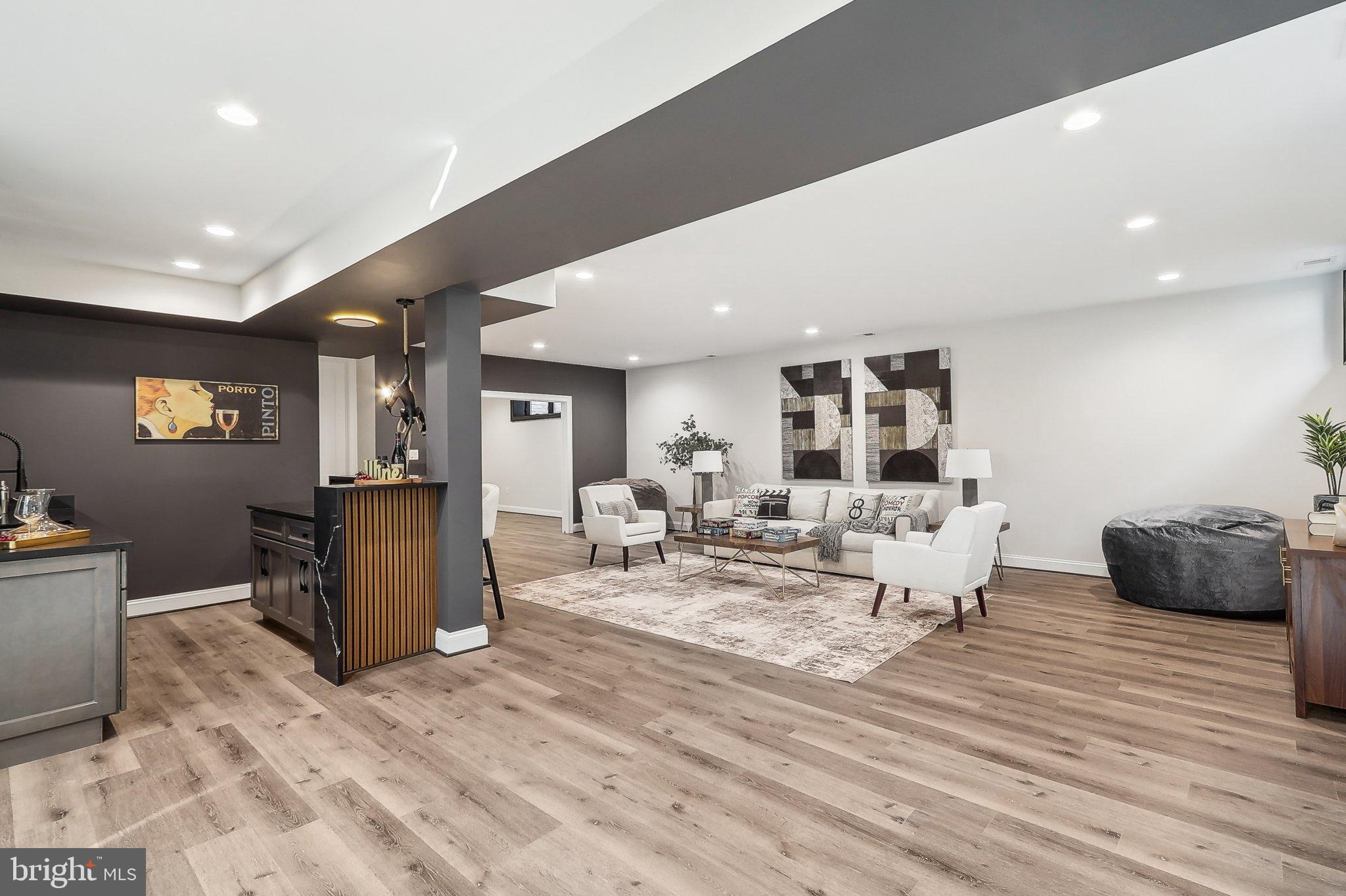 VIENNA WOODS - Residential