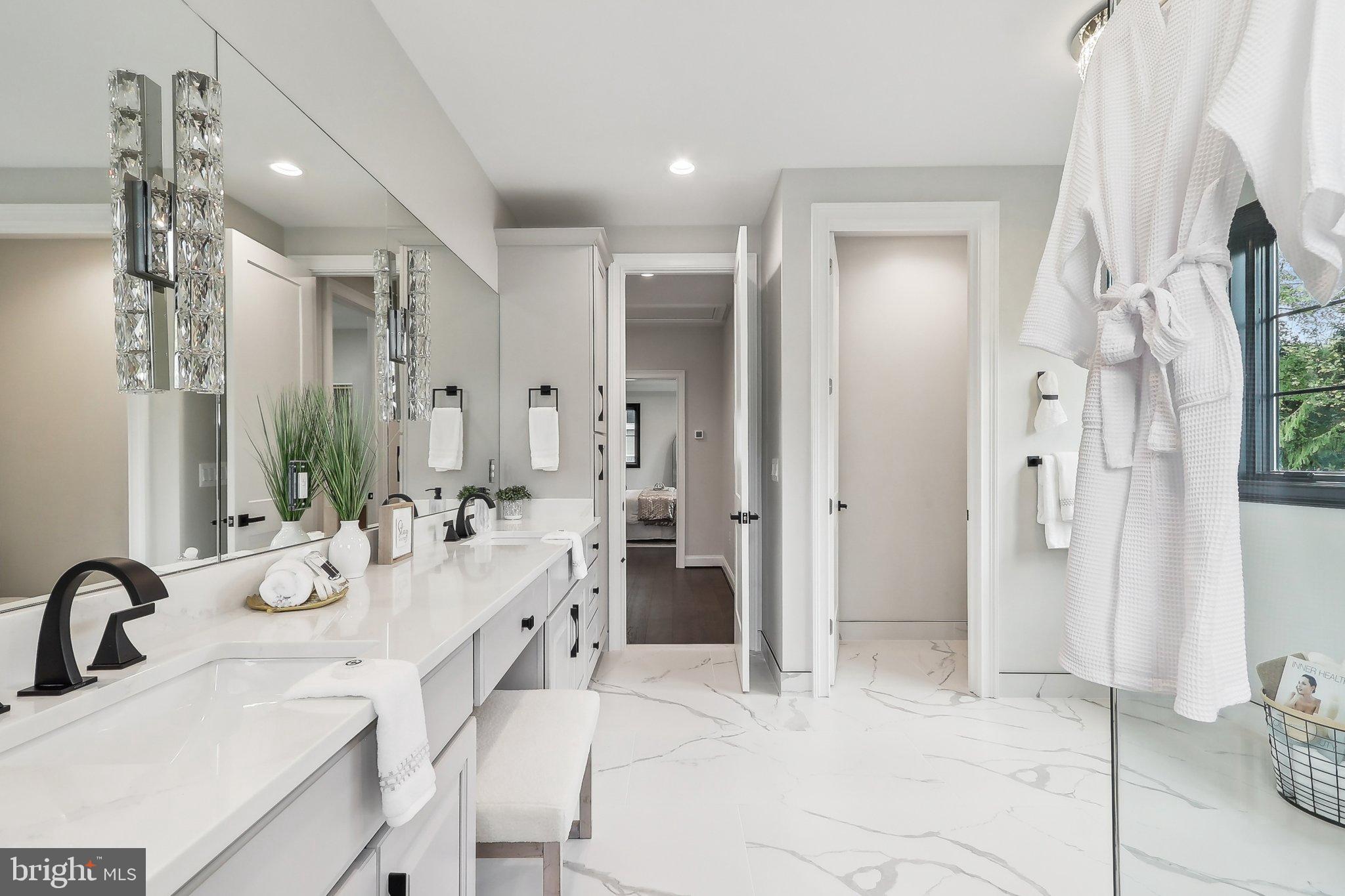 VIENNA WOODS - Residential