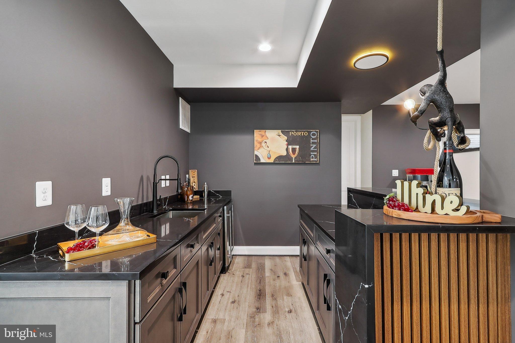 VIENNA WOODS - Residential