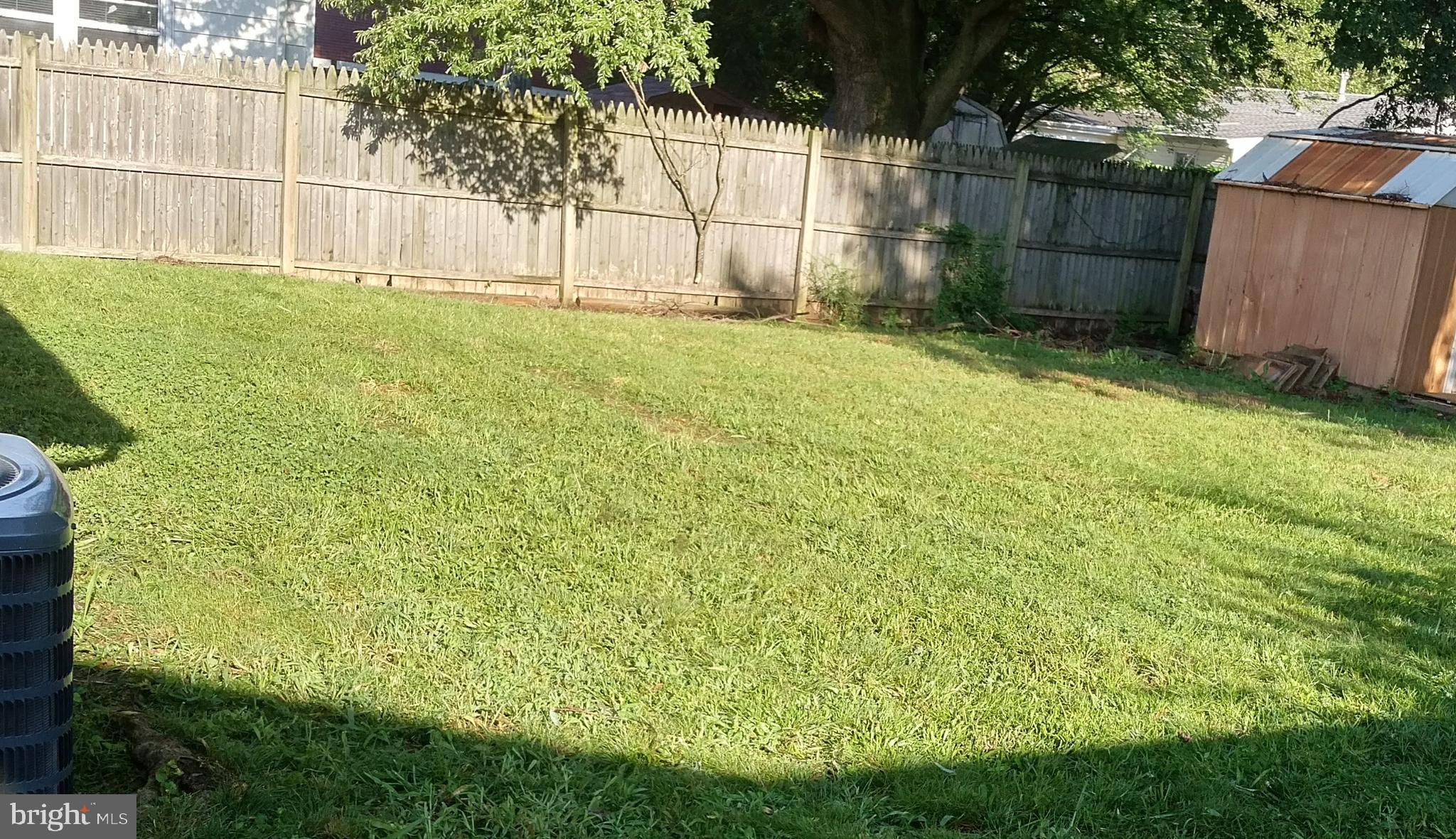 SOUTH LAWN - Residential Lease