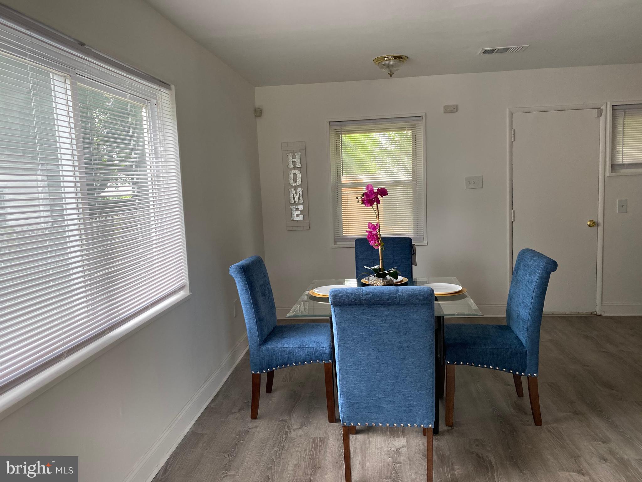 SOUTH LAWN - Residential Lease