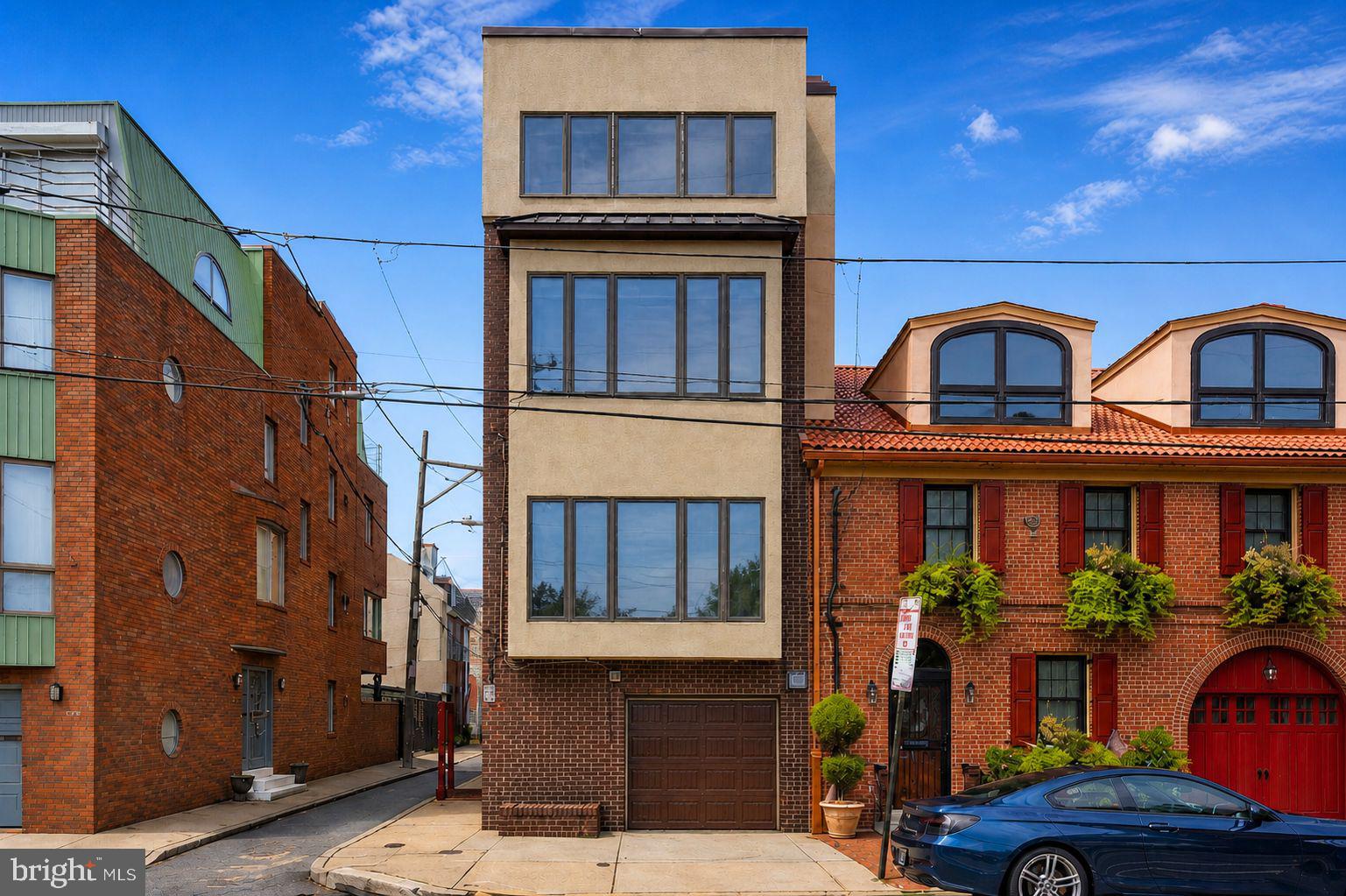 QUEEN VILLAGE - Residential