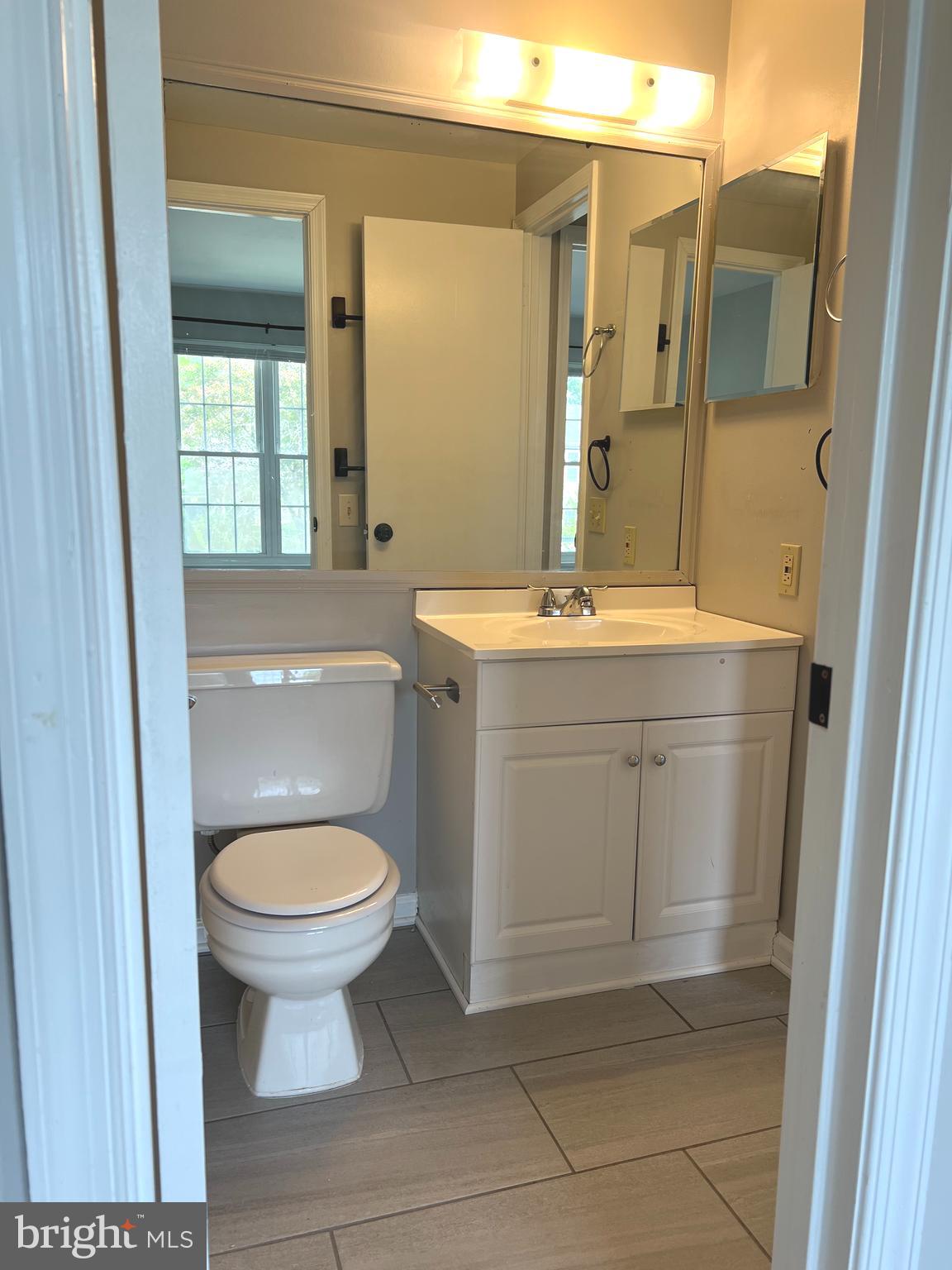 CARROLL PARK MANOR - Residential Lease